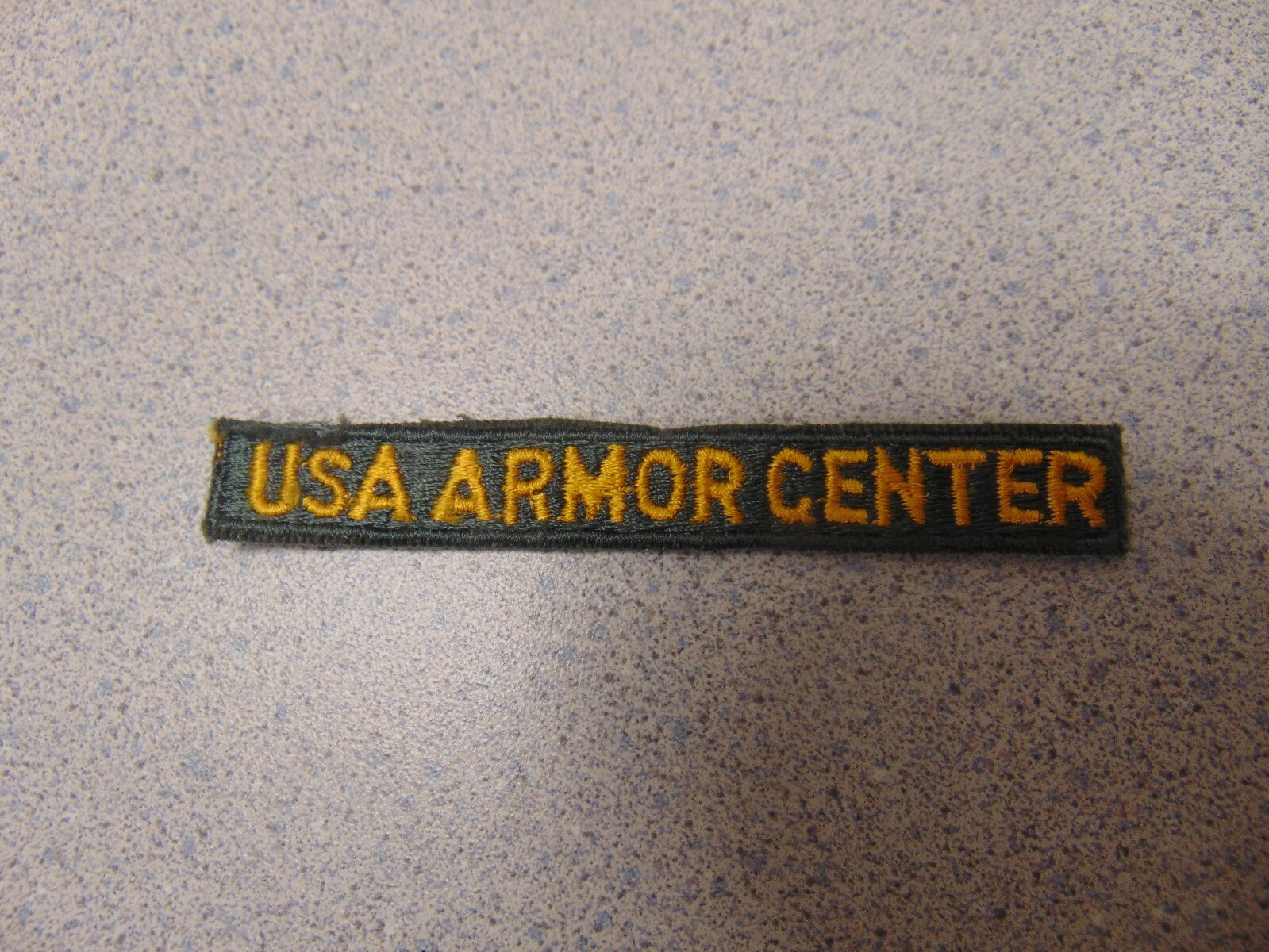 MILITARY PATCH US ARMY WW2 ERA TAB SEW ON OLDER USA ARMOR CENTER