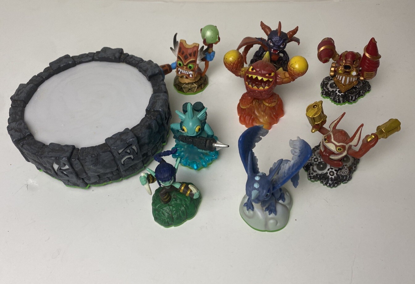 Skylanders Figure Lot With Portal Play Station 3 NO Dongle Lights Up