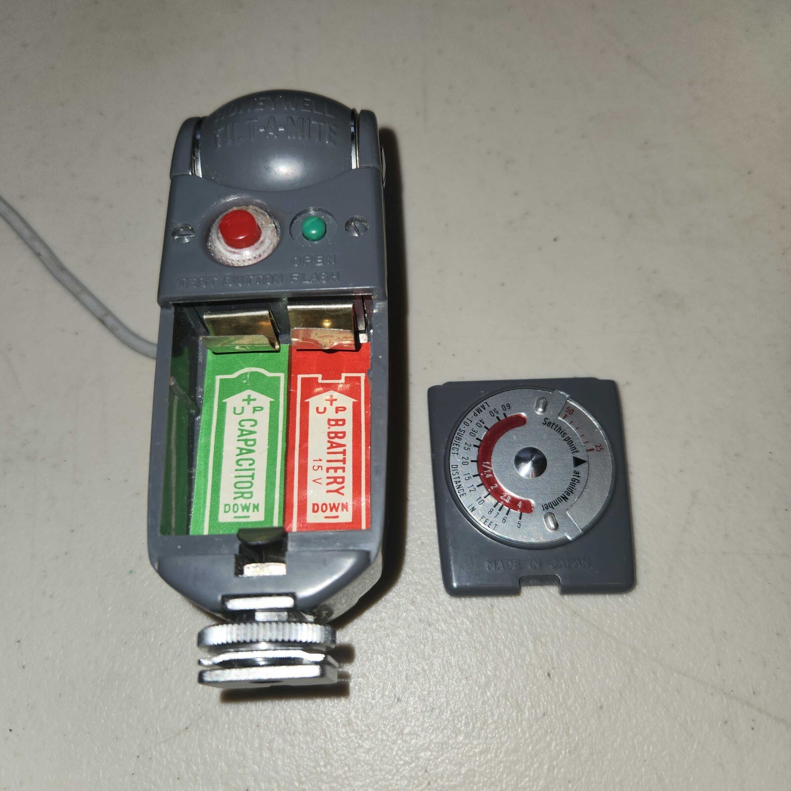Vintage Honeywell Tilt-A-Mite Collapsible Flash Unit Untested