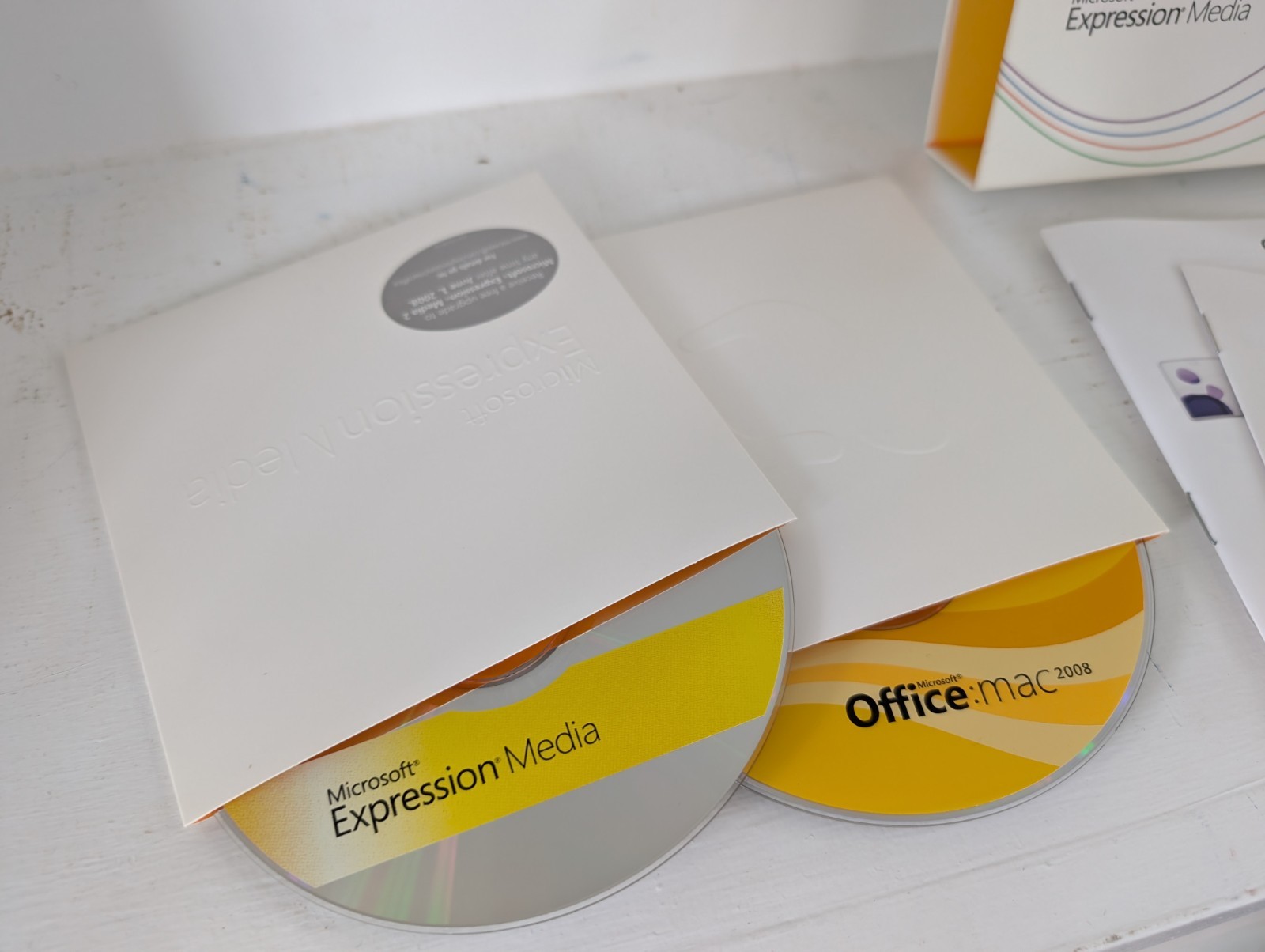 MICROSOFT OFFICE MAC 2008 WITH EXPRESSION MEDIA IN BOX + 2004 Office Student Ed