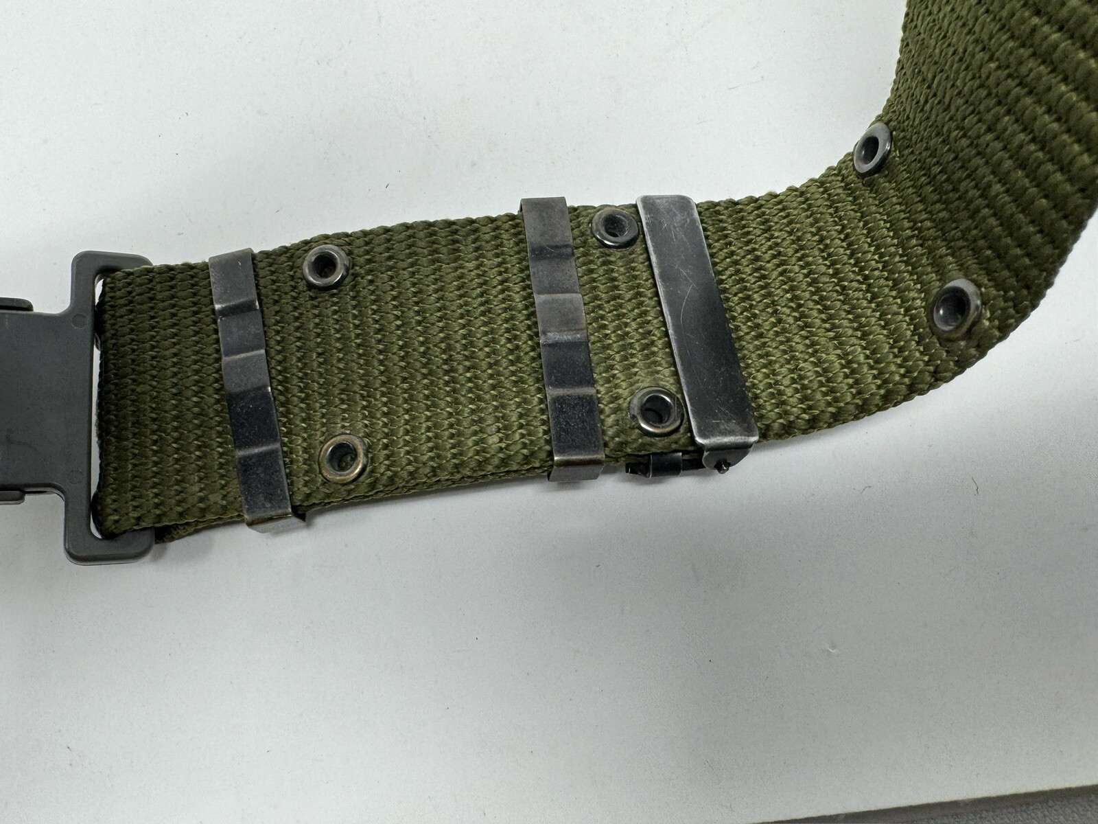 USGI Military LC2 Nylon Web Pistol Belt - Size Medium - Gray Plastic Buckle