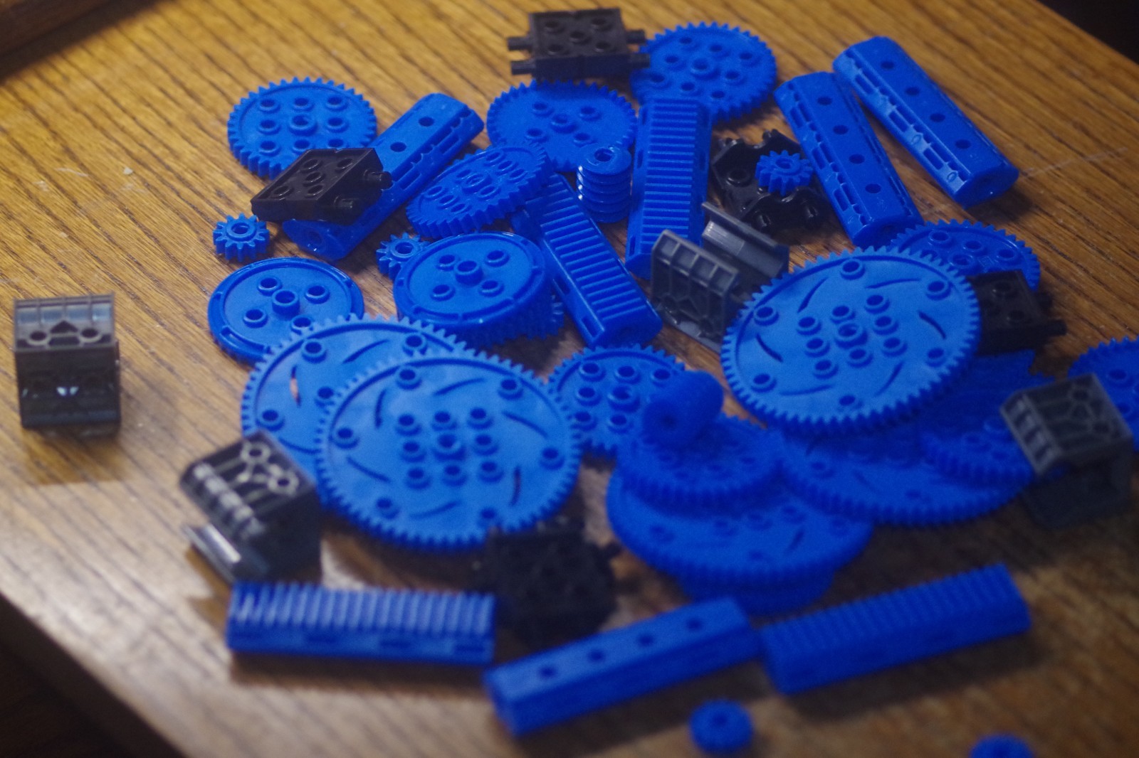 VEX IQ Gear Add-On Kit Robotics VIQ 228- 2532 Super Kit Parts (NEW, but no bag.)