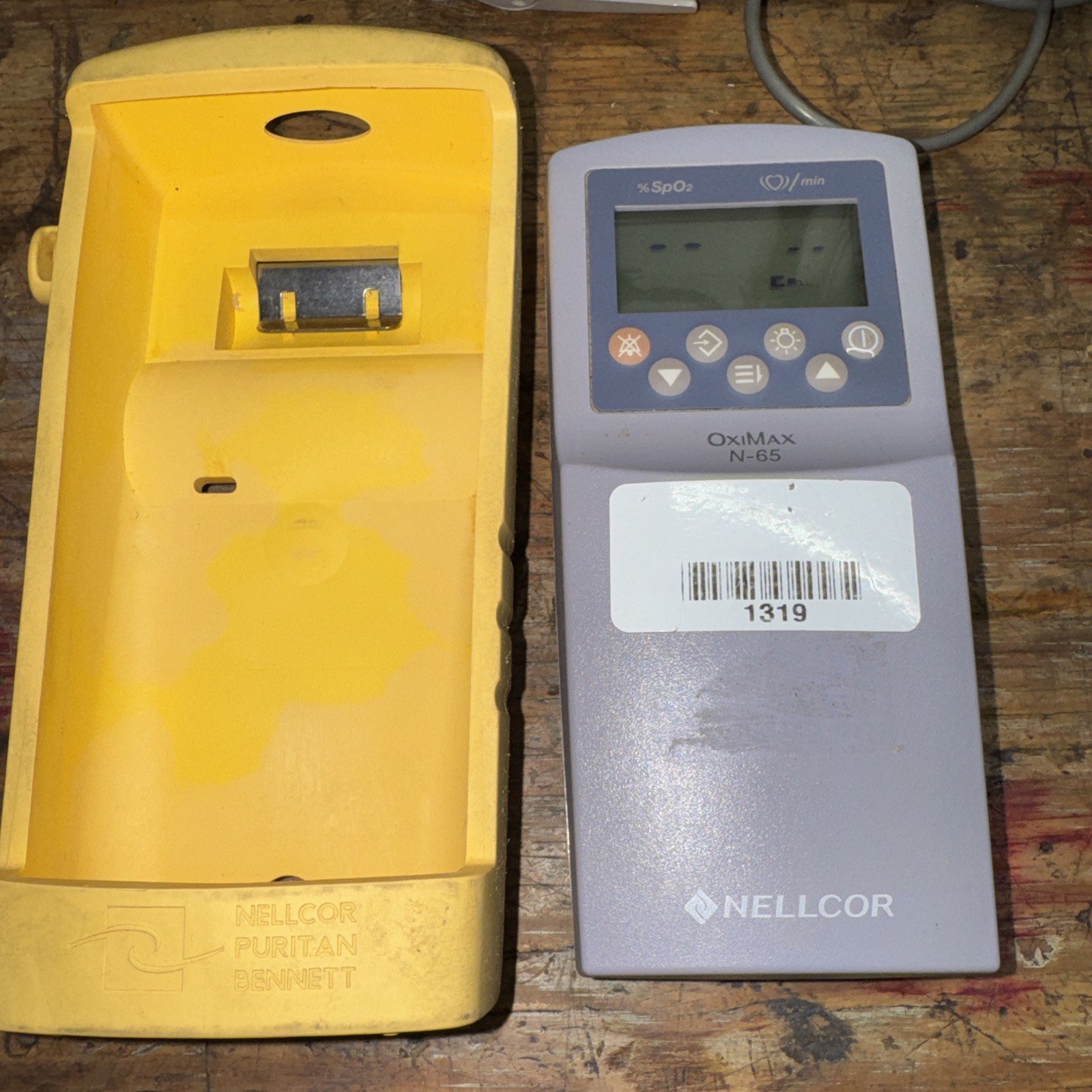 Nellcor Oximax N-65 Pulse Oximeter Parts Not Sure If It Works