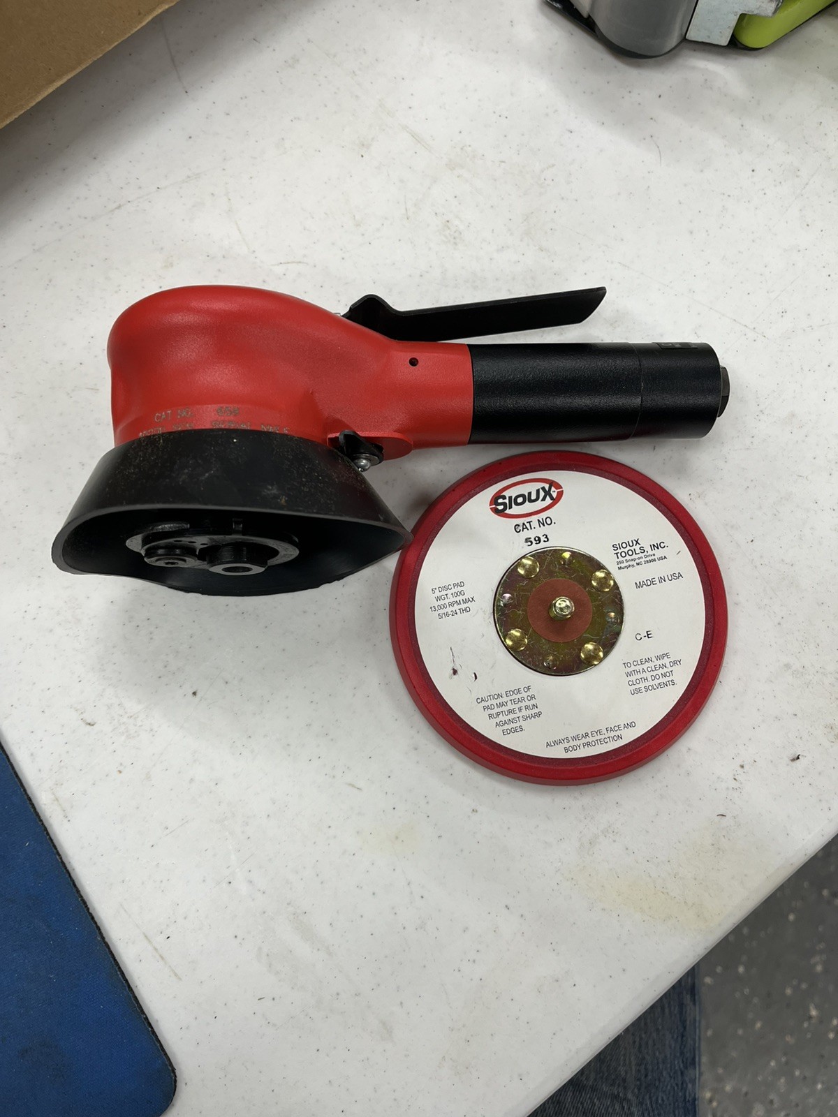 Sioux 658 600 Random Orbital Sander, 5 in Pad, 20 cfm Air Flow, 90 psi