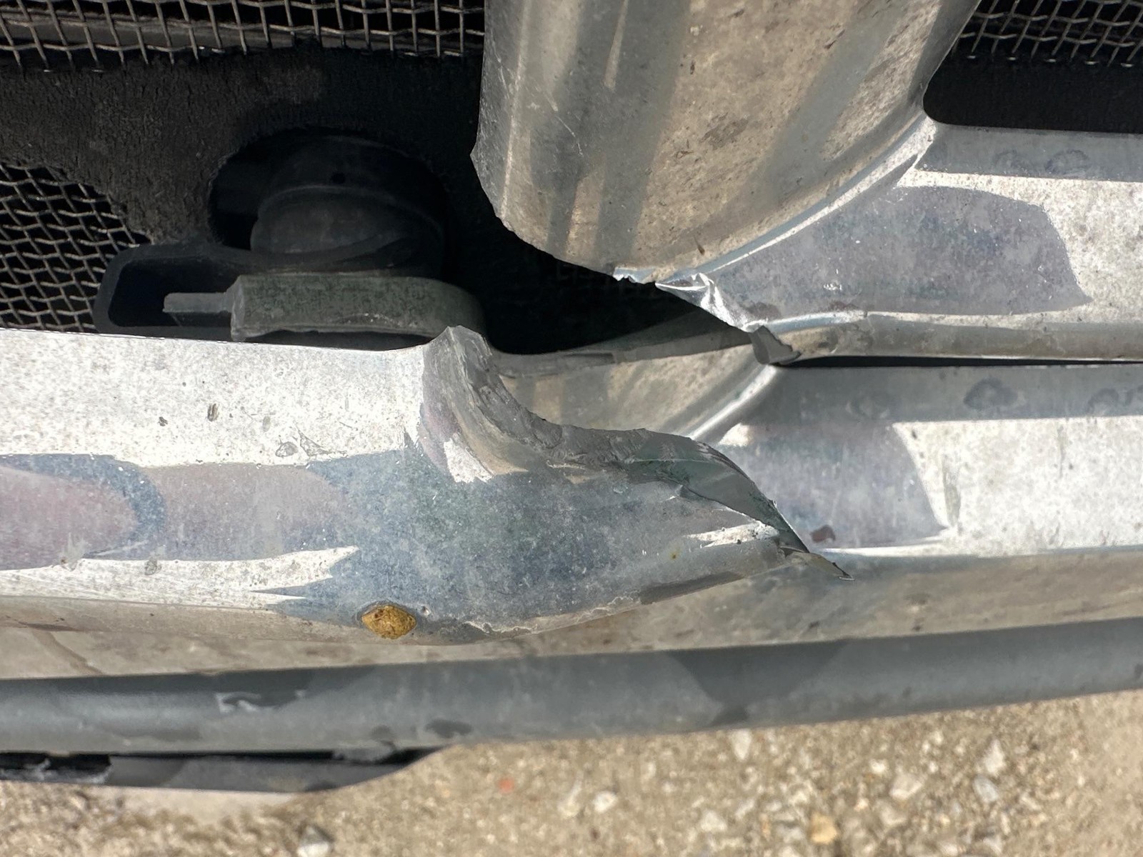 2008-2019 Freightliner CASCADIA Grille - Used