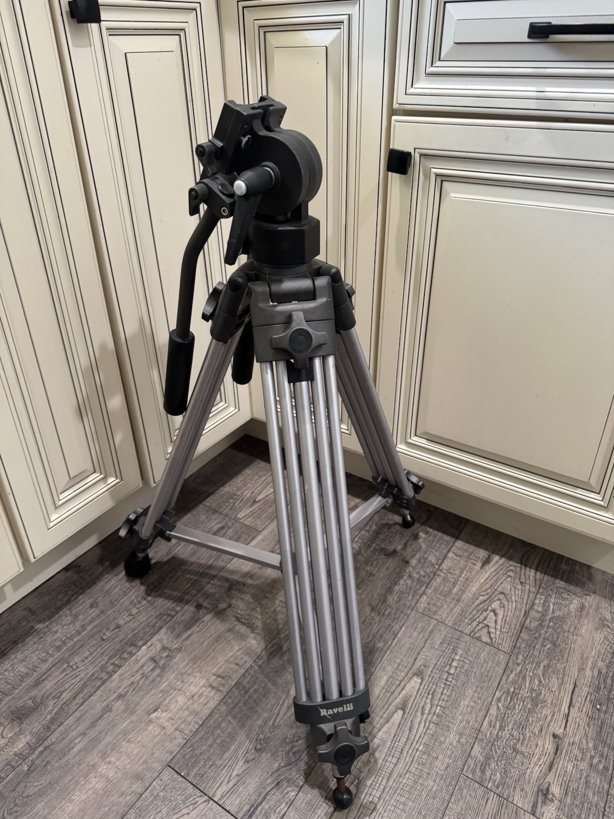 Ravelli AVTP 55" Video Camera Tripod With Fluid Head Heavy Duty
