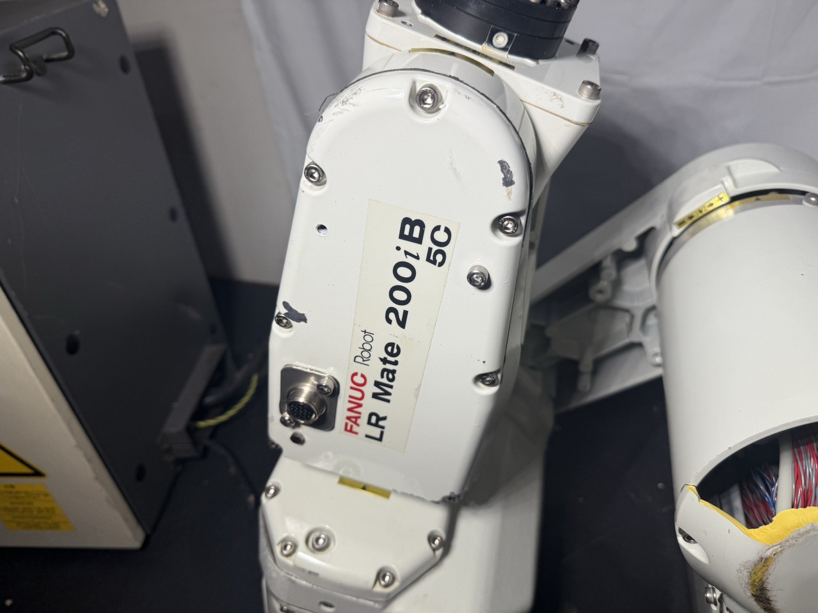 Fanuc LR Mate 200IB 5C With J3IB Mate Controller Untested