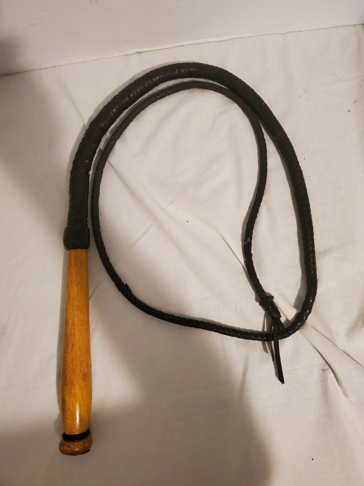 29-8190 Brown 6 Foot Leather Bull Whip.Western/outdoor/ranch.
