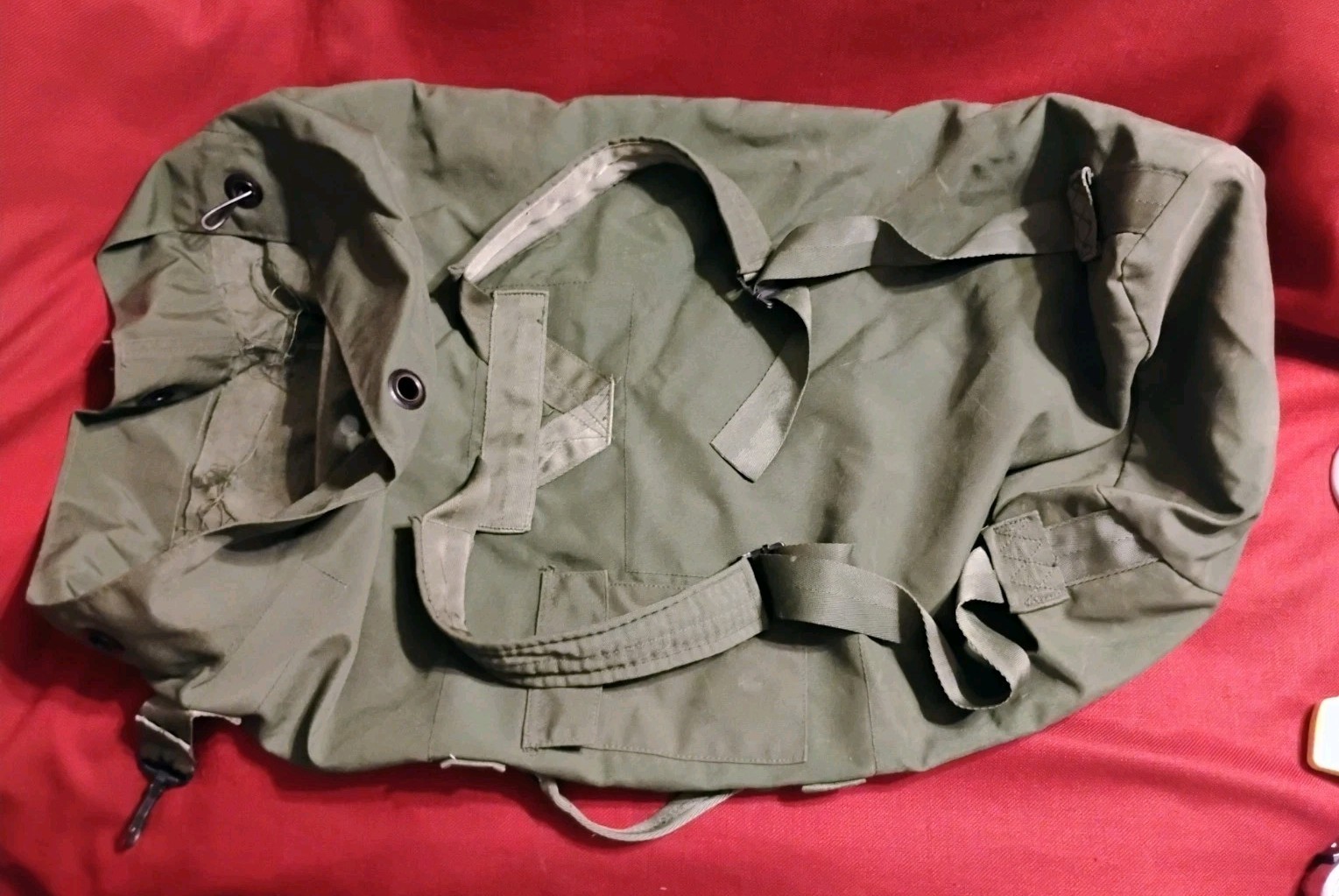 US Army Military 36" green duffle bag, good nice condition