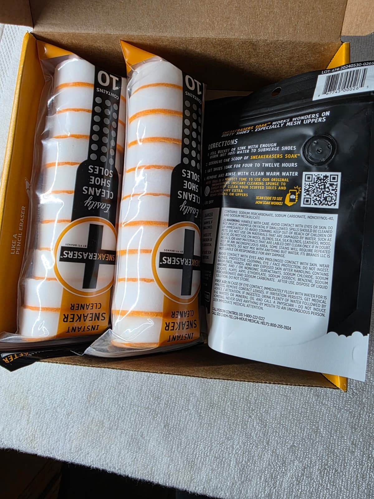 SneakERASERS Instant Sole and Sneaker Cleaner  (16 Scoops) and 20 piece cleaners