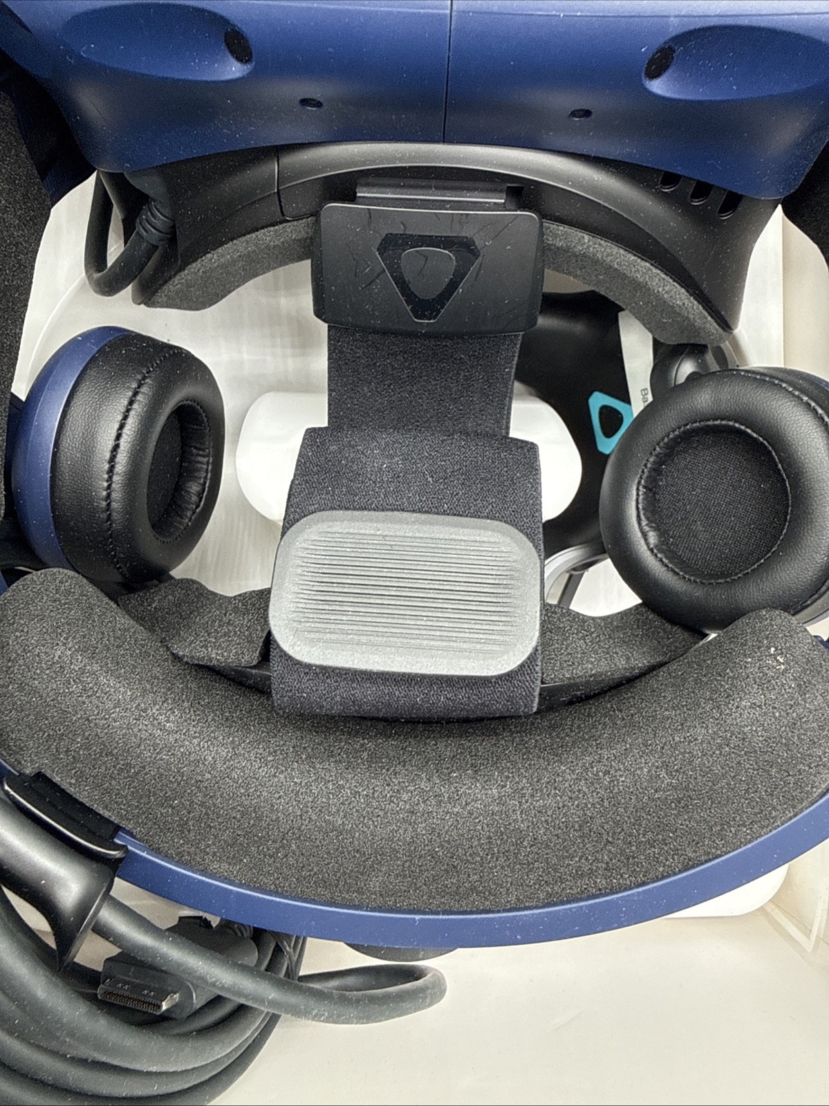 HTC Vive Pro Virtual Reality Headset Bundle 99HANW001-00 - Used