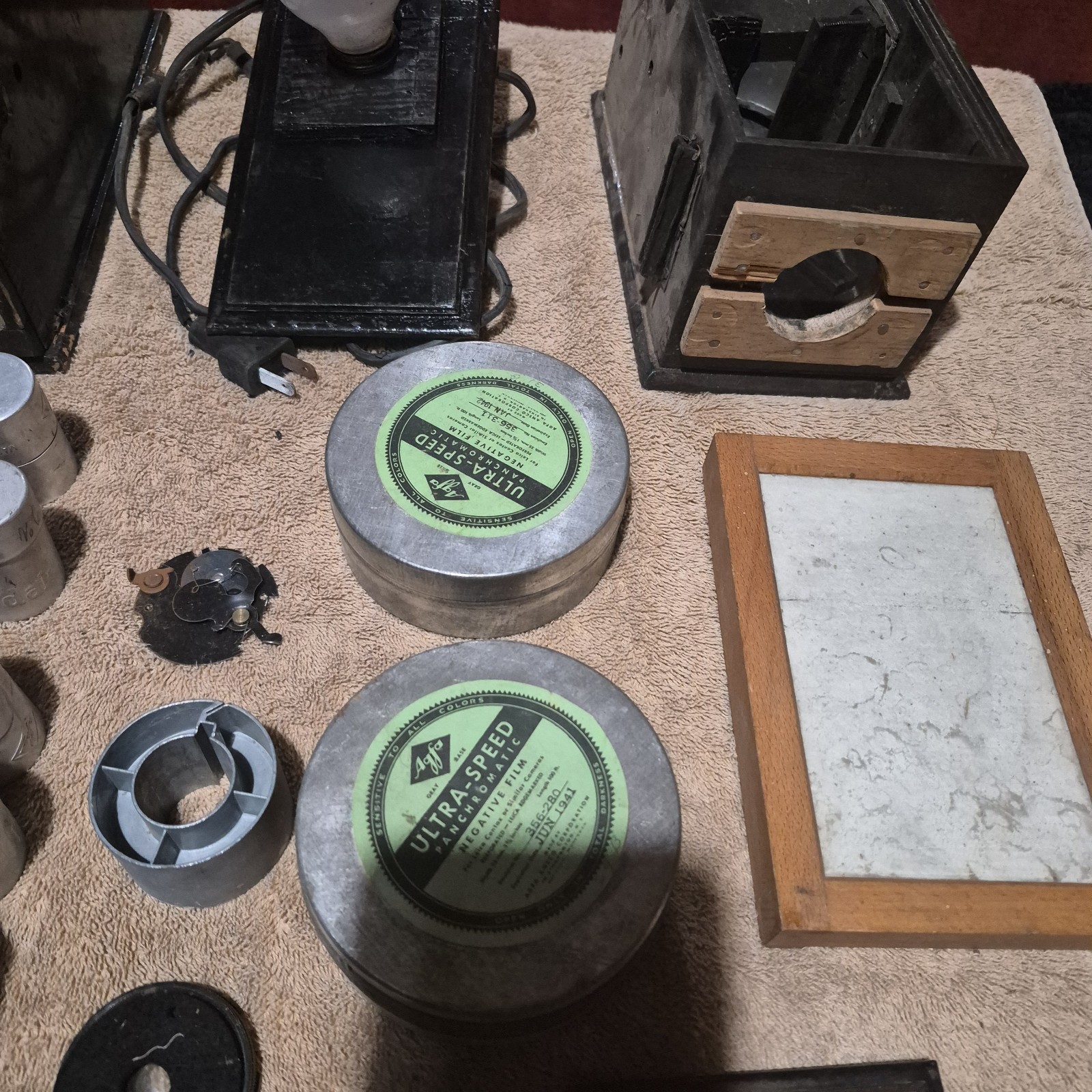 Vintage 1940s Agfa Darkroom Collection NOS Film, Zeiss Ikon Defender Varigam