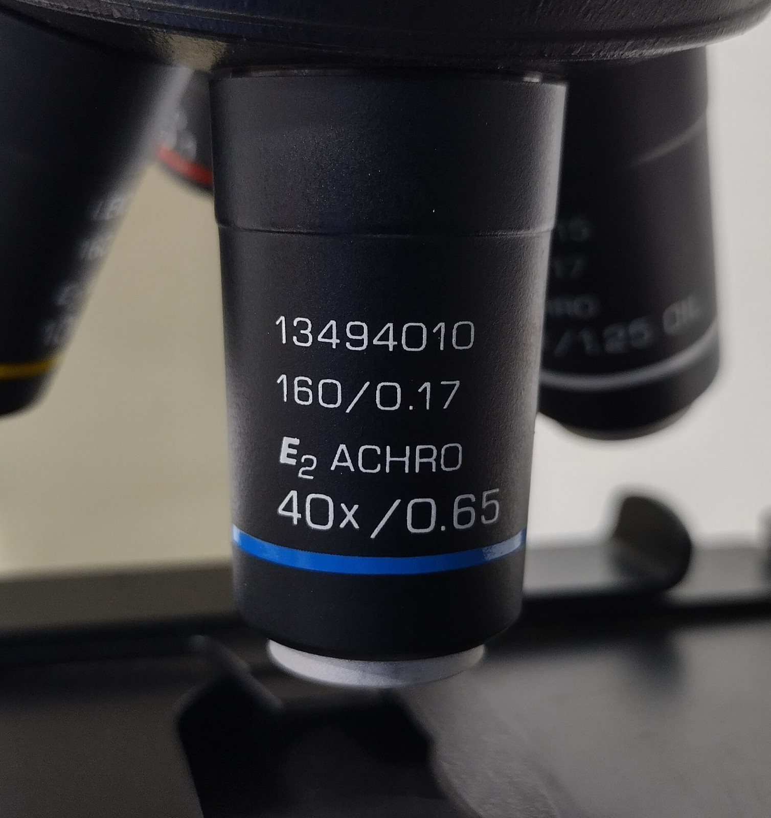 Leica CME Binocular Compound Microscope with 4 Objectives No Eyepieces/Condenser