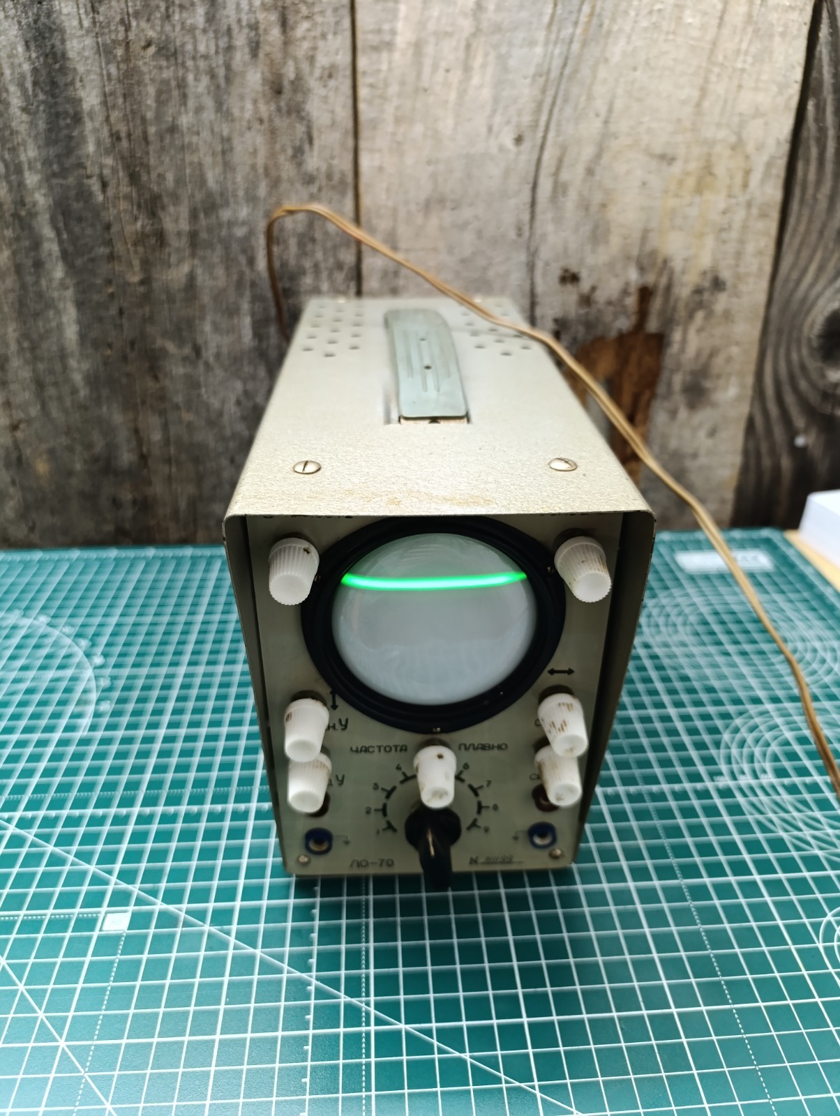 Vintage oscilloscope LO-70 WORKING