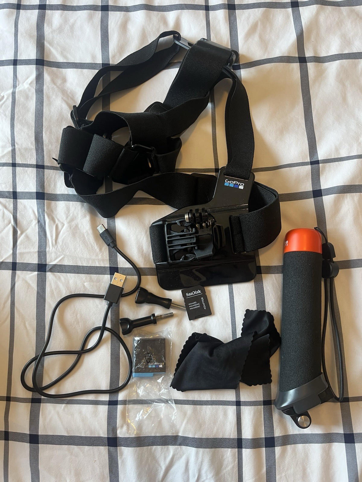 GoPro HERO8 Black Bundle - Chest Mount, Floating Grip, Case - Great Condition