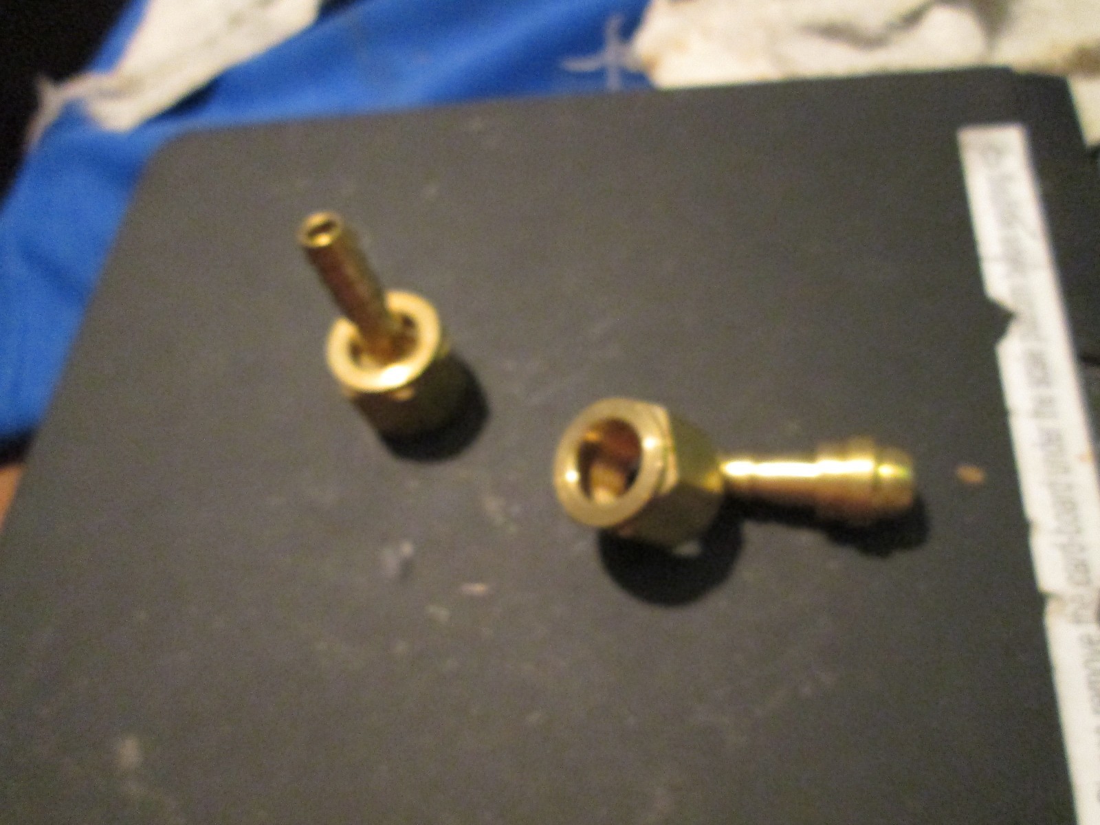 6 brass fittingRH Oxygen x 1/4" hose,cutting torch Right hand treads OXY WELDING