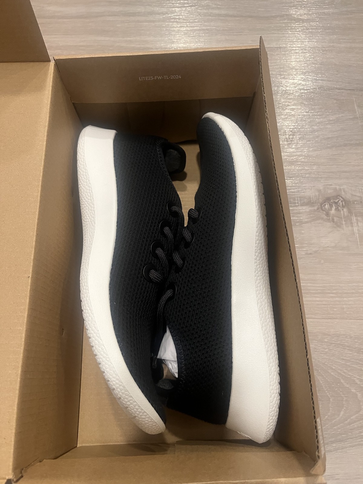 Allbirds Tree Runner - Jet Black (White Sole) Mens Size 9 Womens 10 [NEW]