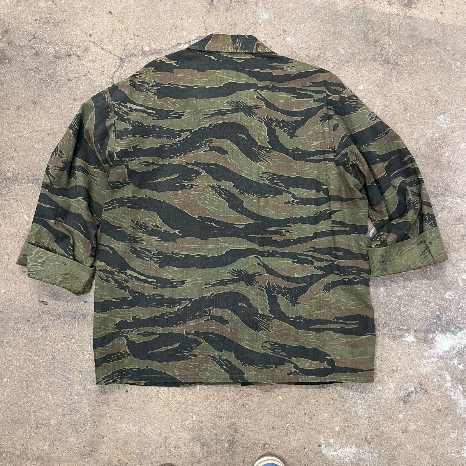 Vietnam War Tiger Stripe Jacket with USMC Rung Sat Special Zone Advisor Patch