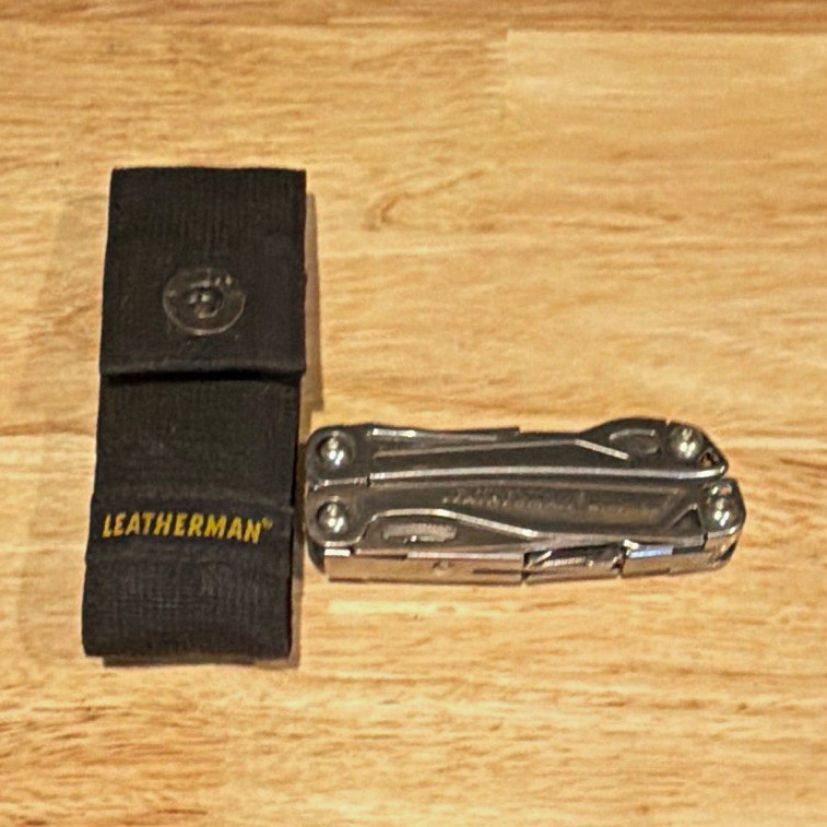Leatherman Wingman Multi-Tool Metal Blade & Handle w/ Leatherman Nylon Sheath