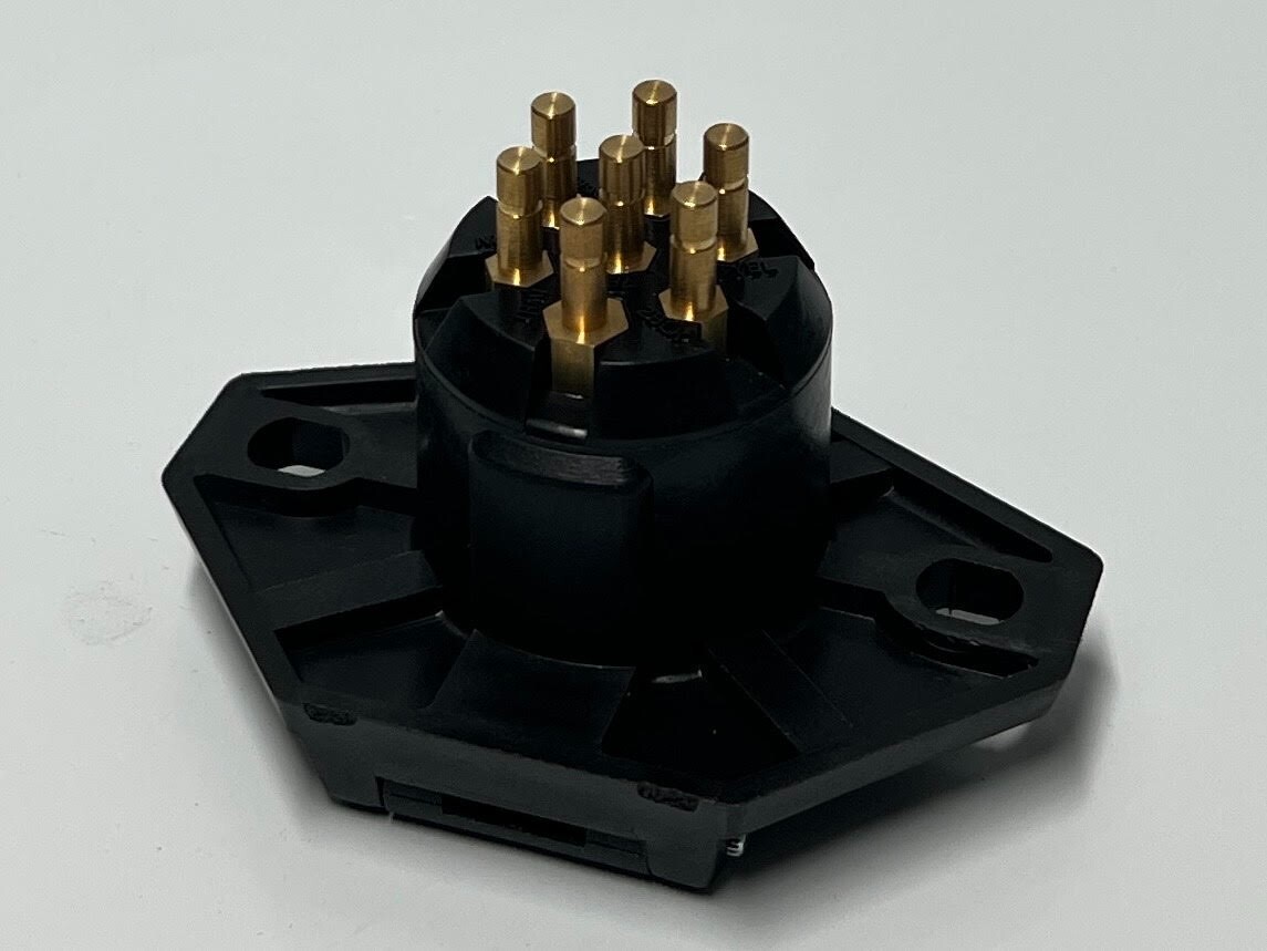 11-833P Genuine Pollak 7-Way Socket OEM - New