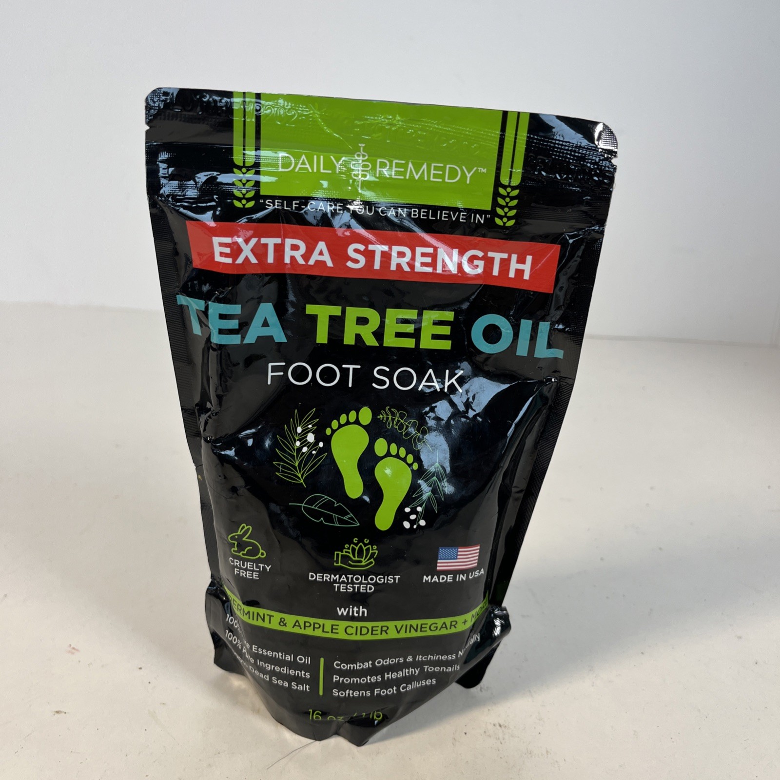 Daily Remedy Tea Tree Oil Foot Soak, Black 16 oz - Epsom & Dead Sea Salt