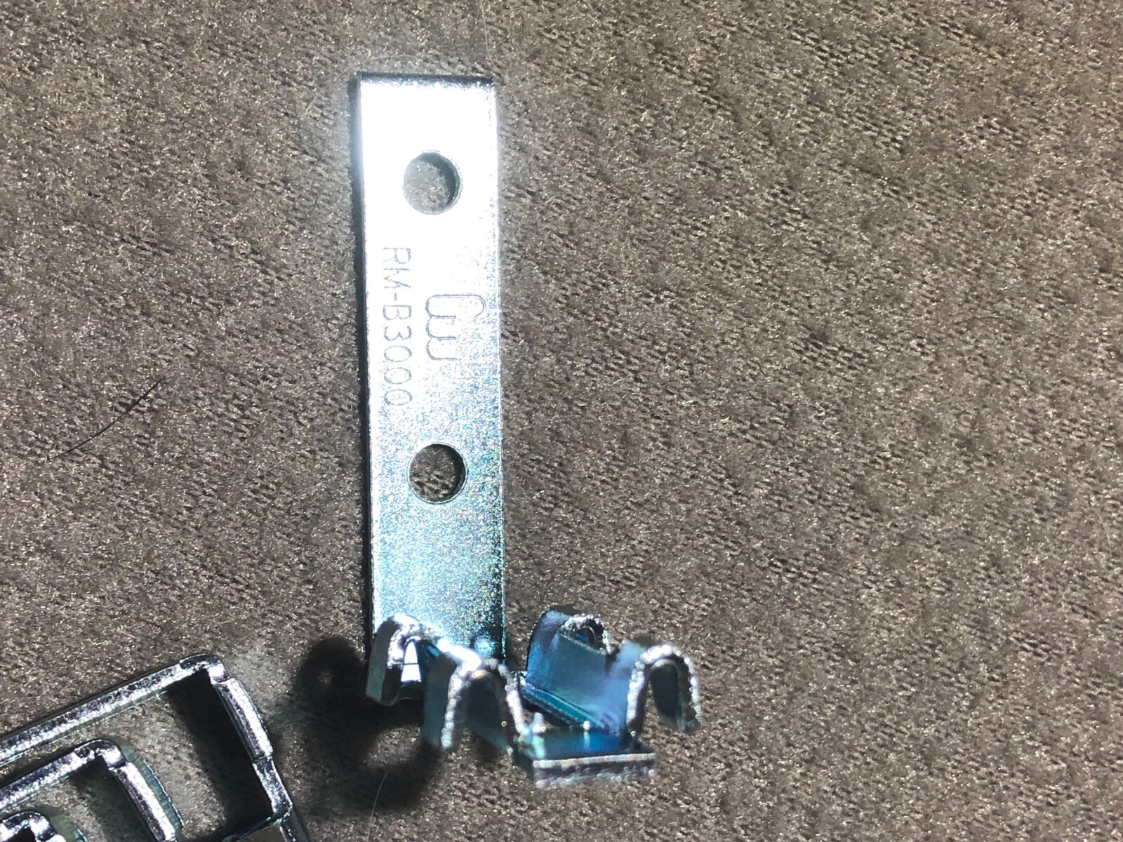 4-Pack Contractors Wardrobe Top Guide Bracket B3000 RM-B3000 -METAL BRACKET ONLY