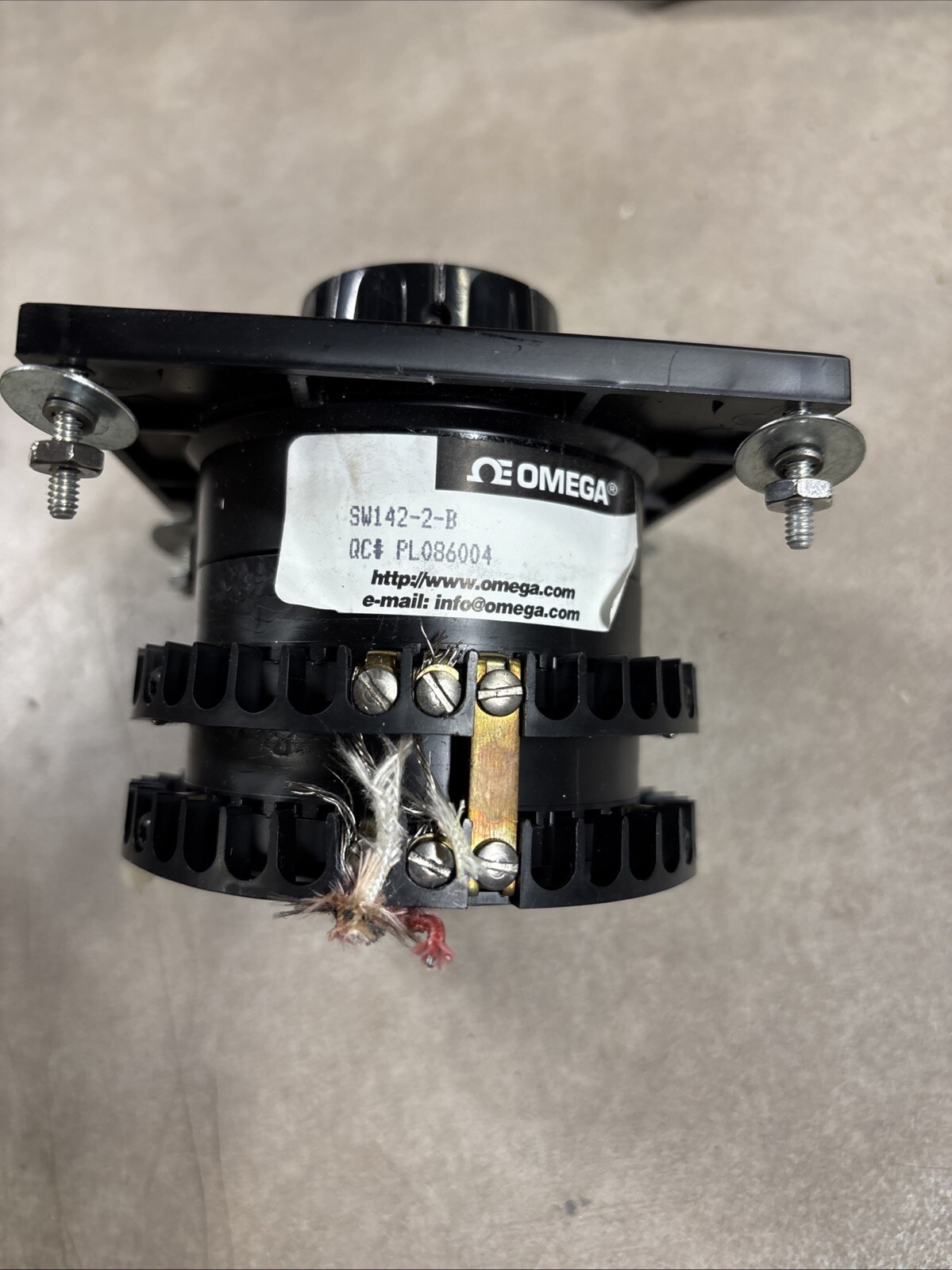 OMEGA - Thermcouple and RTD Selector Switch - 2 Position - SW142-2-B