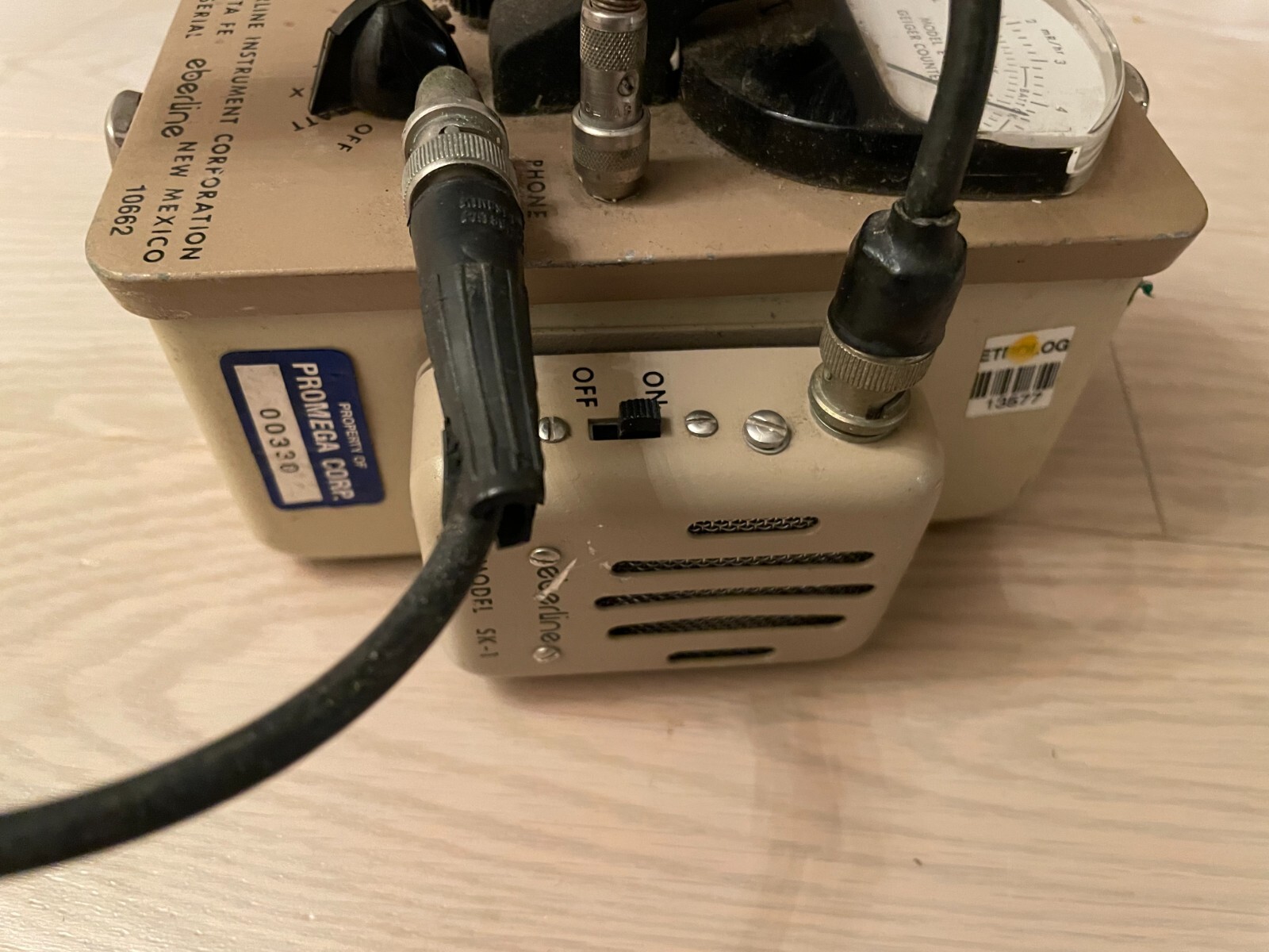 Eberline geiger counter E-120 survey meter radiometer HP-210 probe SK-1