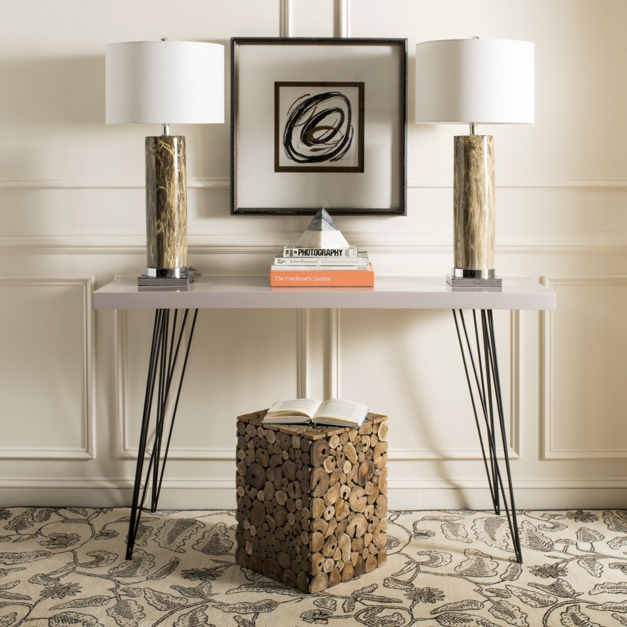 SAFAVIEH Wolcott Retro Mid-Century Lacquer Console Table | Taupe / Black |