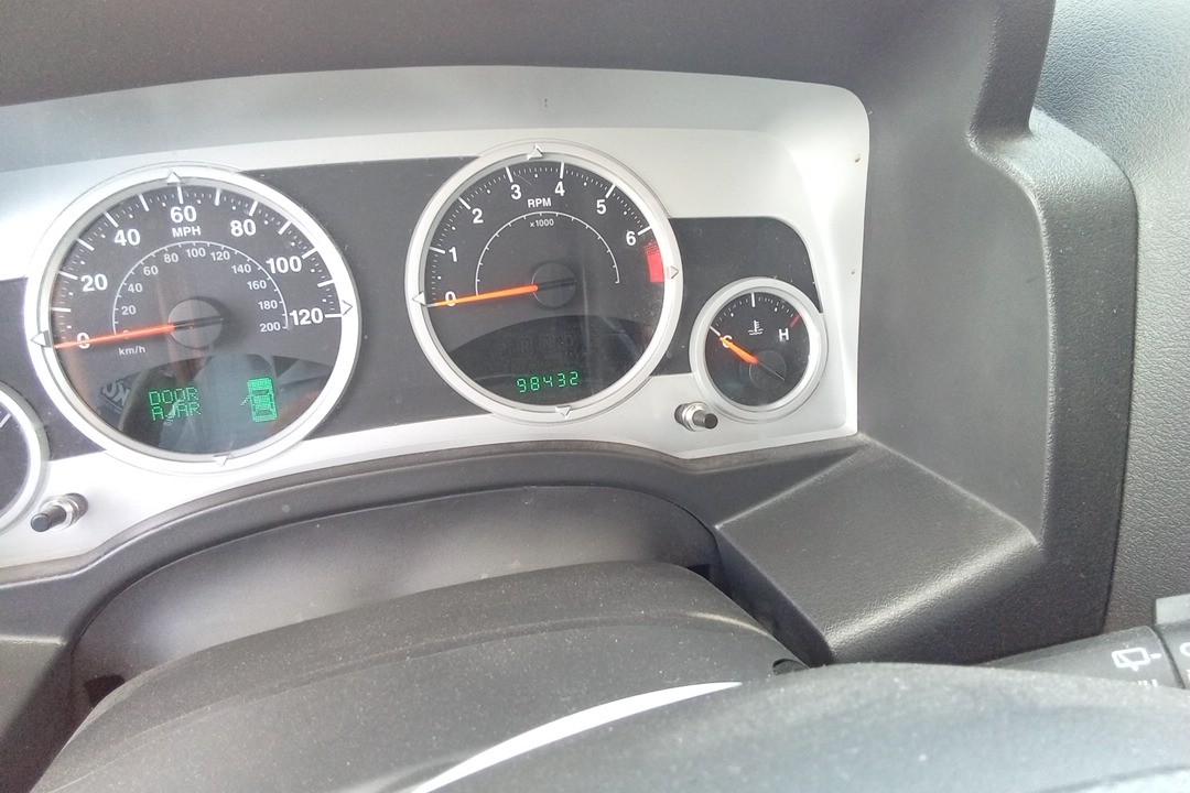 2008 Compass OE Speedometer Gauge Cluster 98K Miles Jeep
