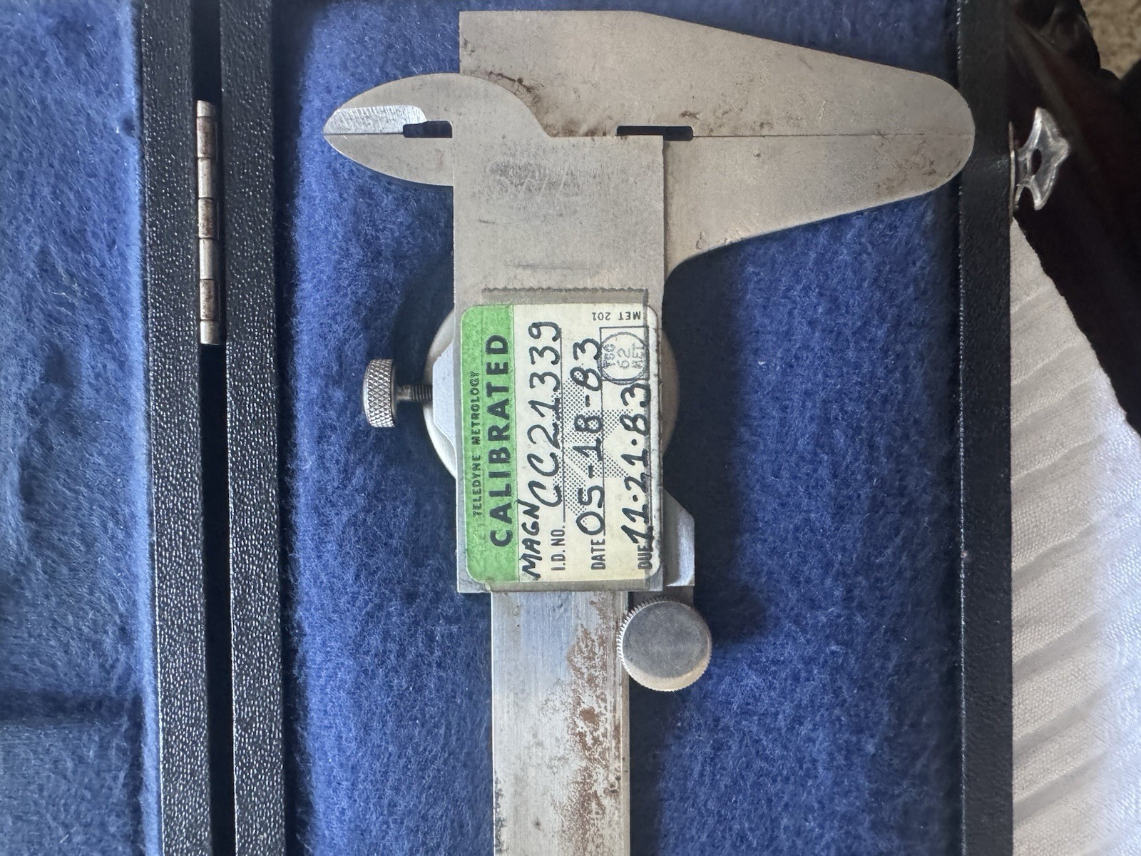 Helio Vintage Metalworking Dial Caliper – Precision Tool with Storage Case