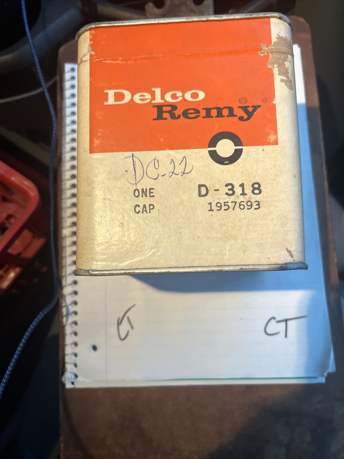 Vintage NOS OEM Delco Remy Distributor Cap D318 / 1957693 - Sealed Original Box
