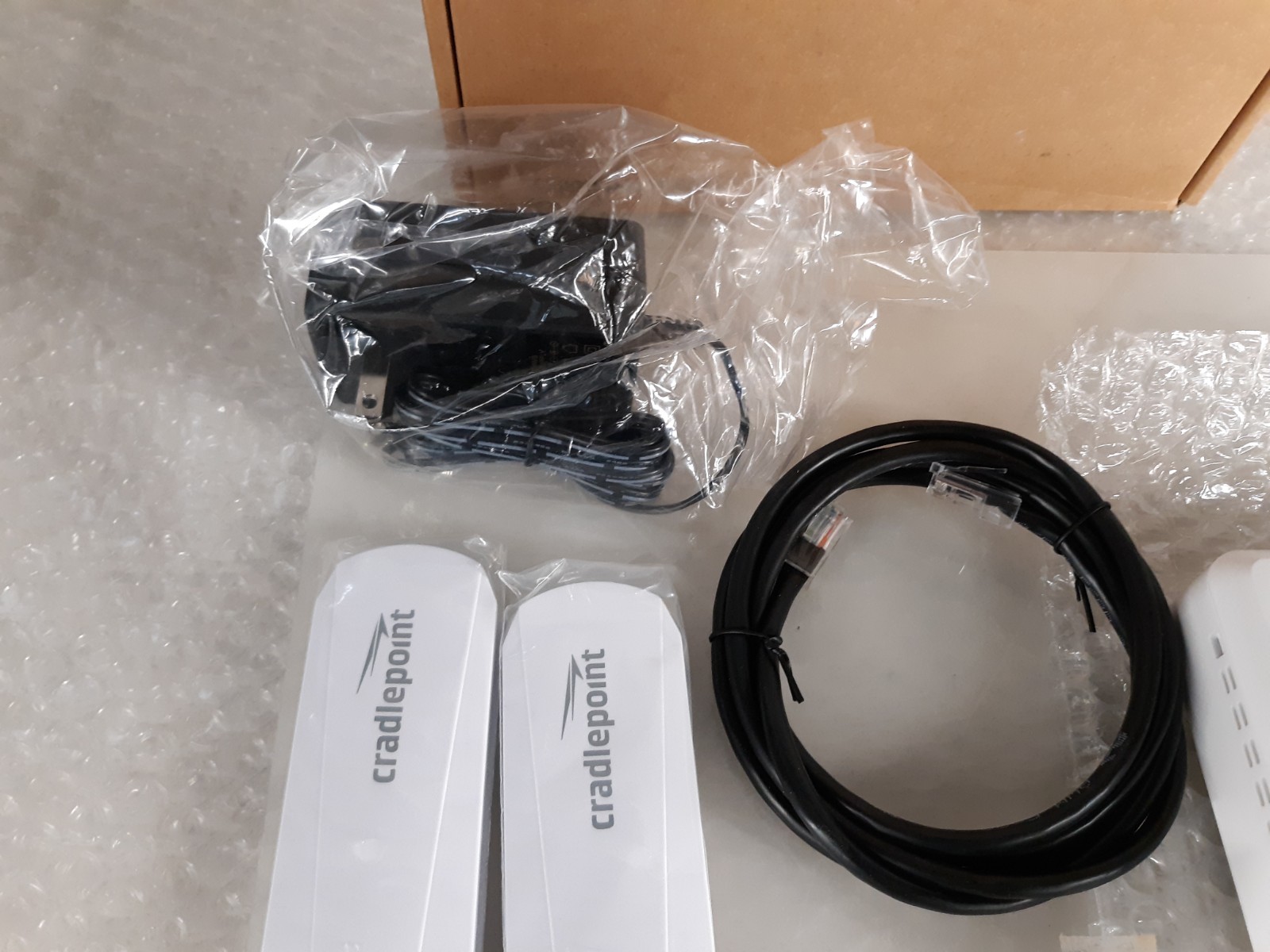 Cradlepoint CBA850 Mobile Broadband Router NEW *OPEN BOX*