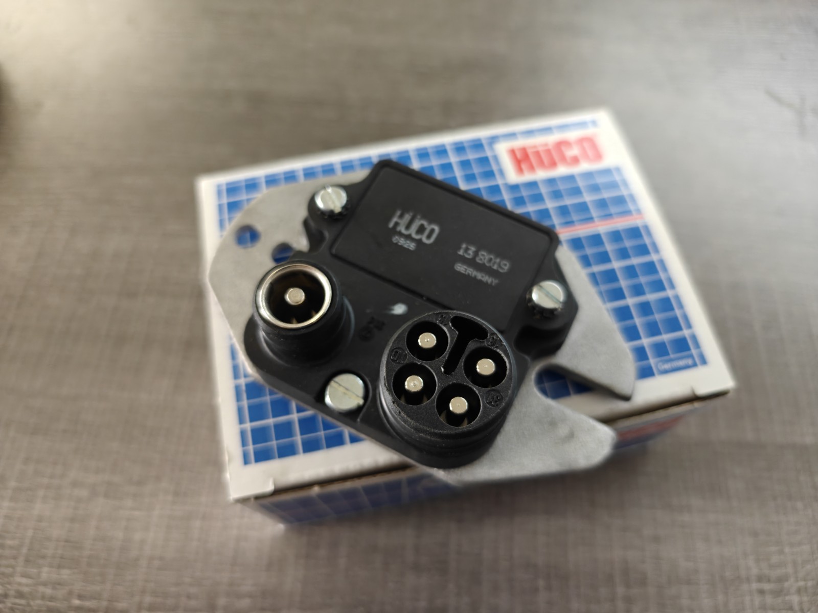 HUCO 13 8019 Ignition Control Module 1984-88, 1991-93 Mercedes-Benz 0025451832