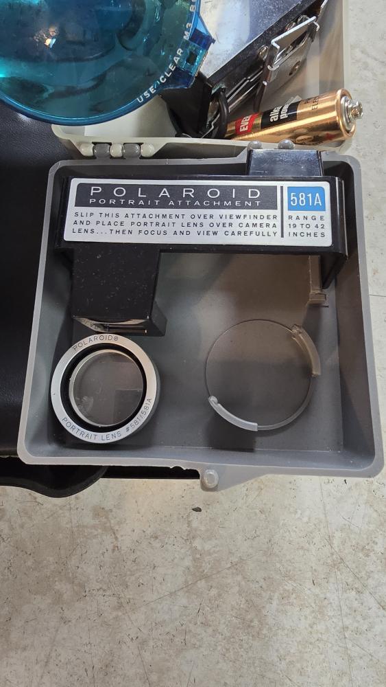 POLAROID AUTOMATIC 250 LAND CAMERA (APX023952)