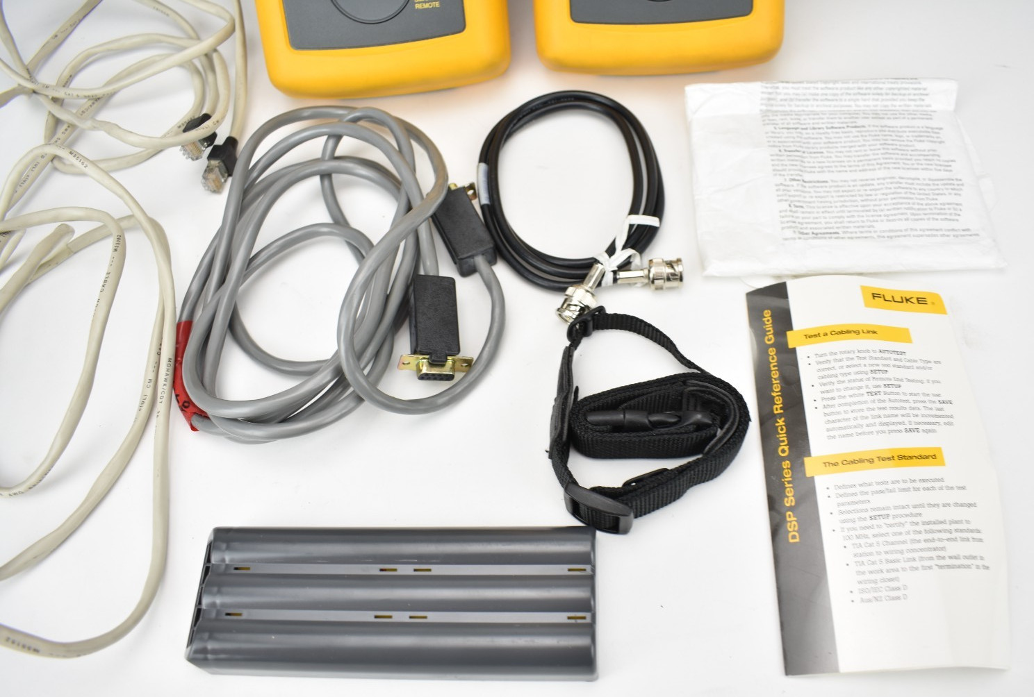 Fluke DSP-100 LAN CableMeter Kit w/ DSP-SR Smart Remote Cases Battery Cables