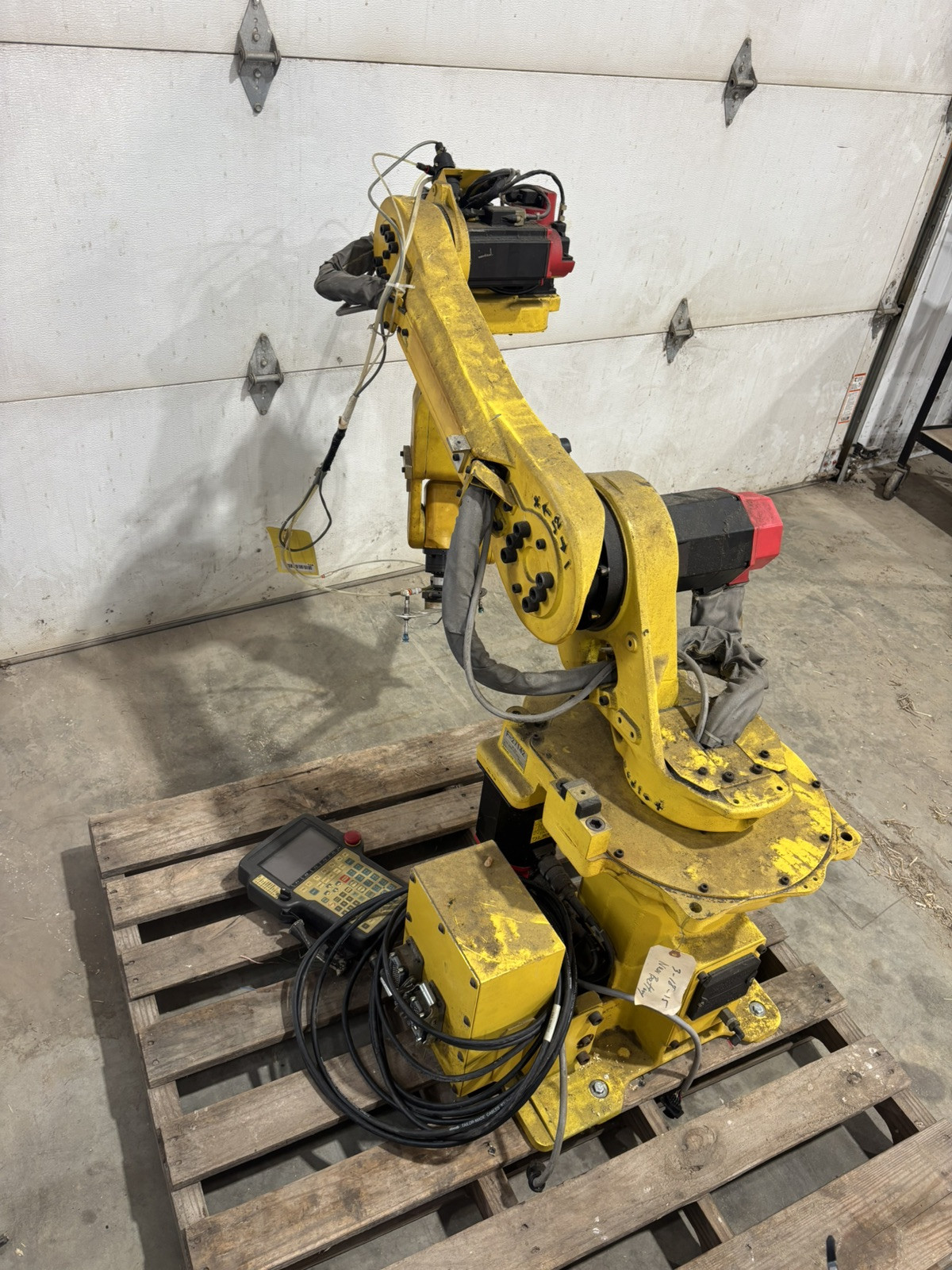 Fanuc M-6I Industrial Robot 6 Axis R-J2 Controller Teach Pendent Complete Unit