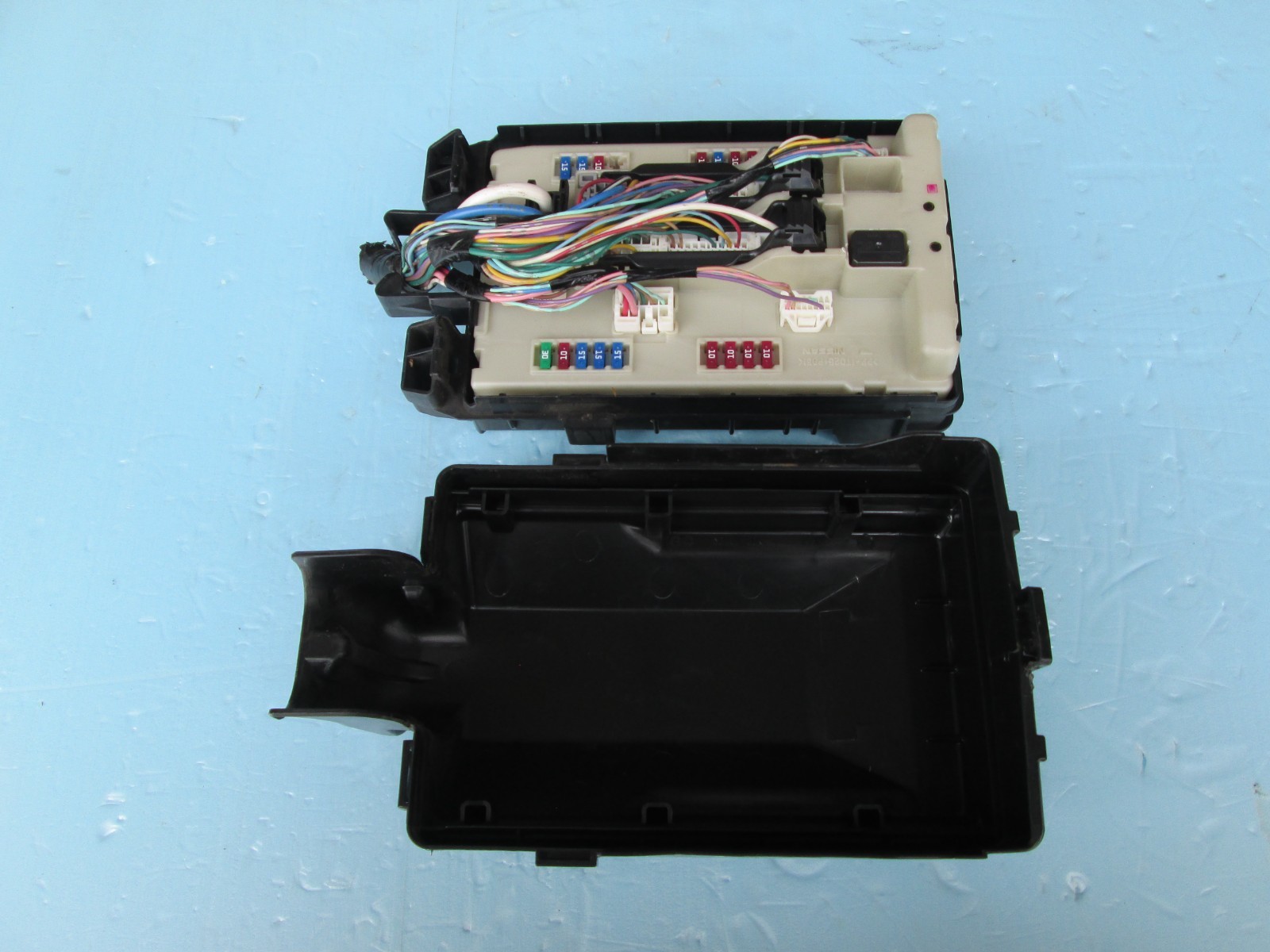 11-15 INFINITI G25 G37 Q40 Q60 IPDM INTEGRATED POWER MODULE FUSE BOX 284B7-1BN3A