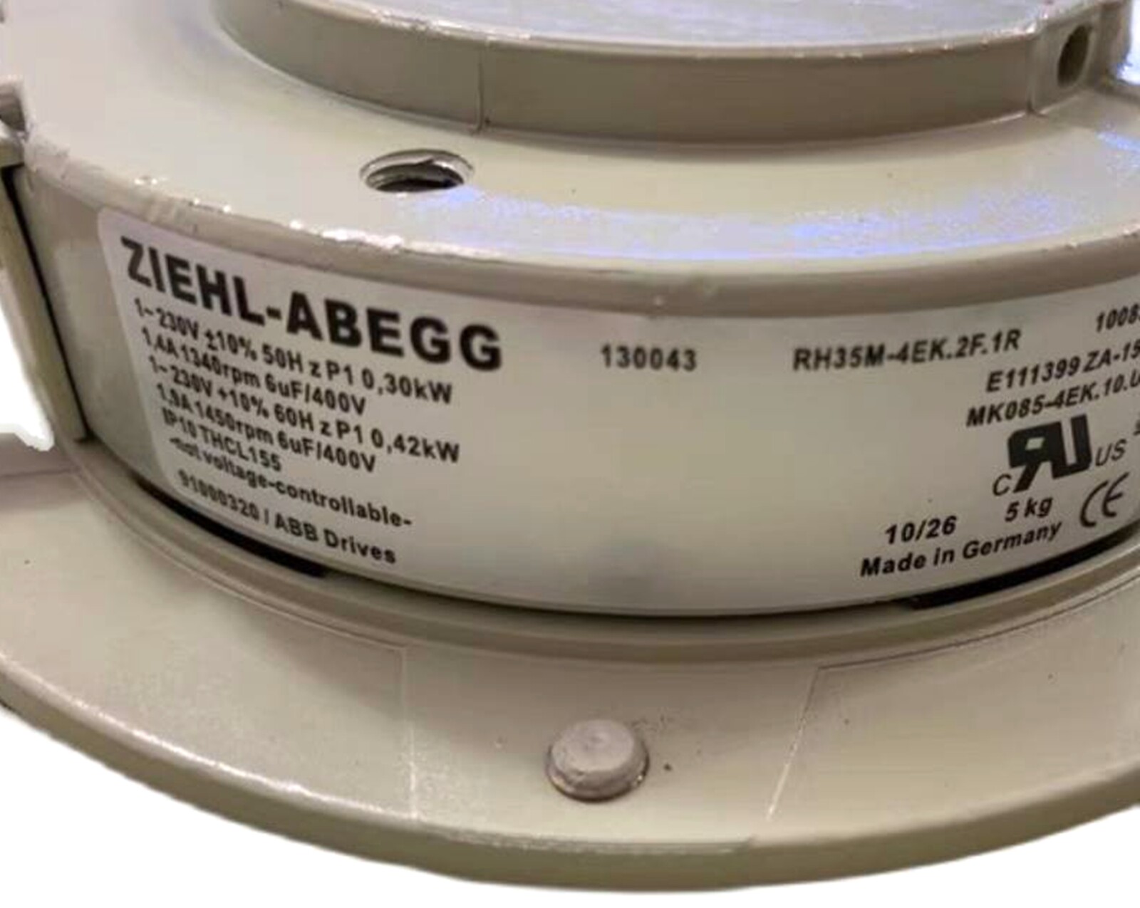 One Brand New Ziehl-Abegg RH35M-4EK.2F.1R Centrifugal Fan AC 230V