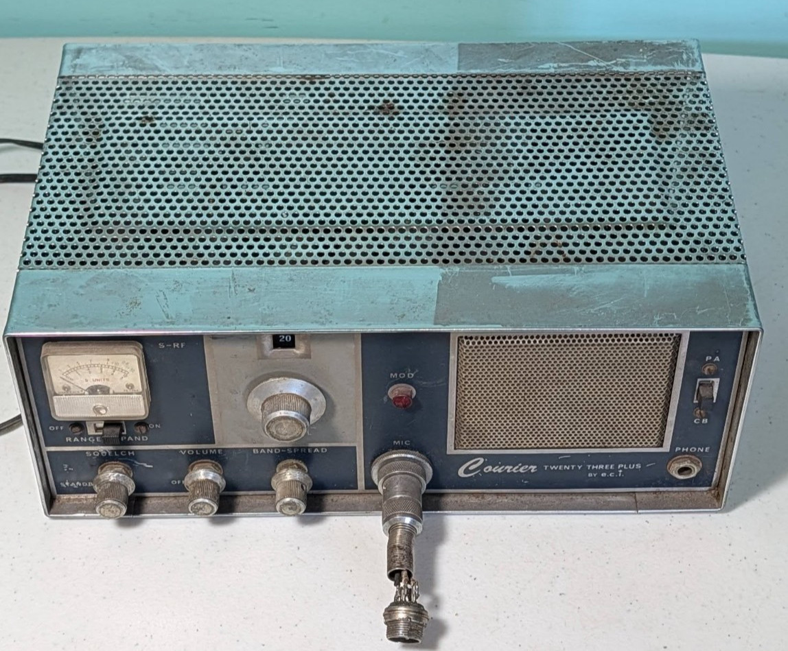 Courier Twenty Three Plus By ECI 23-Channel Tube CB Radio Powers On