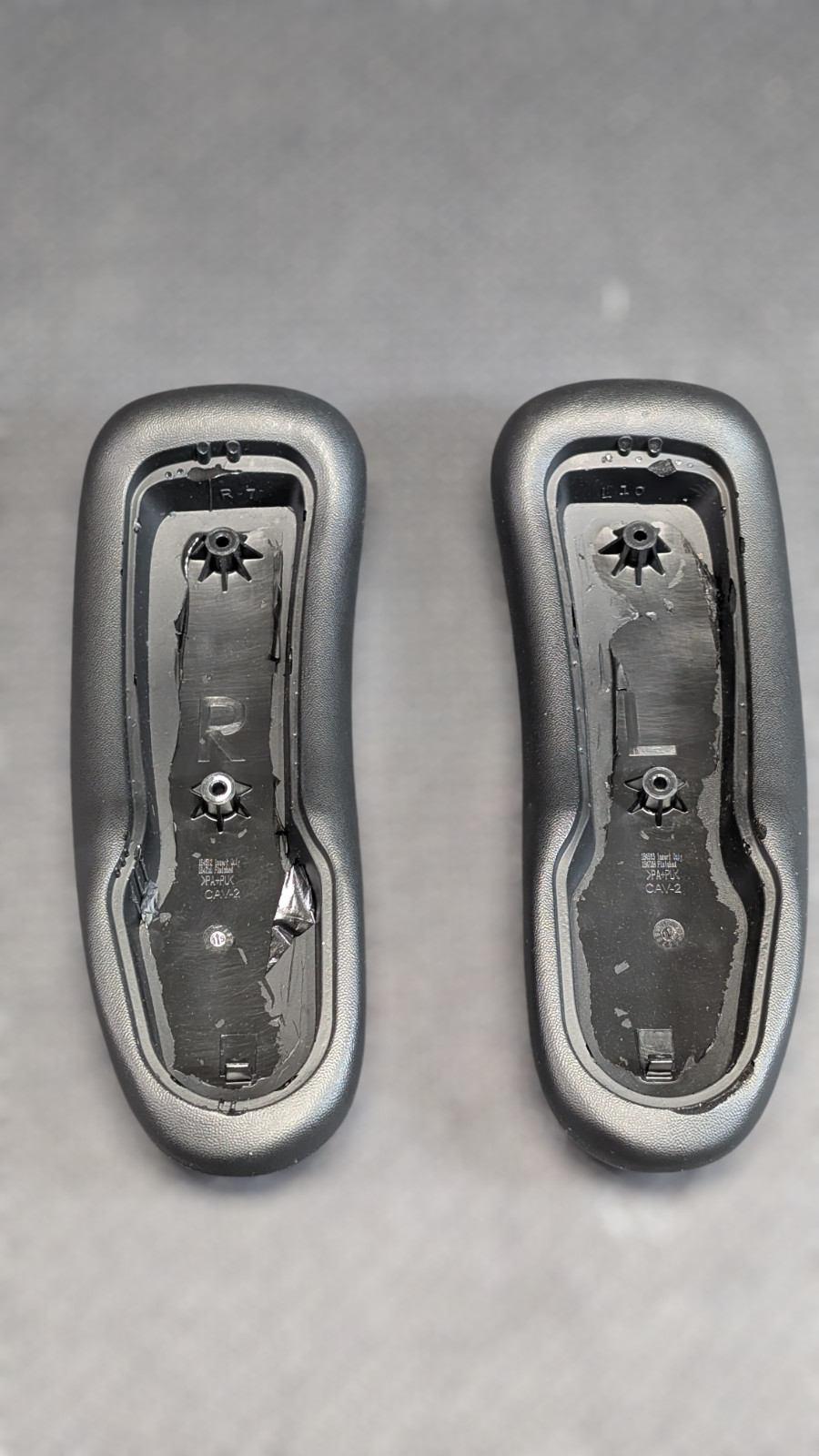 Herman Miller Classic Original Replacement Pair (L+R+Screw) Aeron Vinyl Arm Pad
