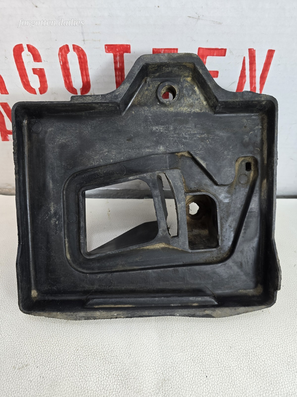 Dodge Omni Charger Rampage Plymouth Horizon Turismo battery tray 5202590 4005179