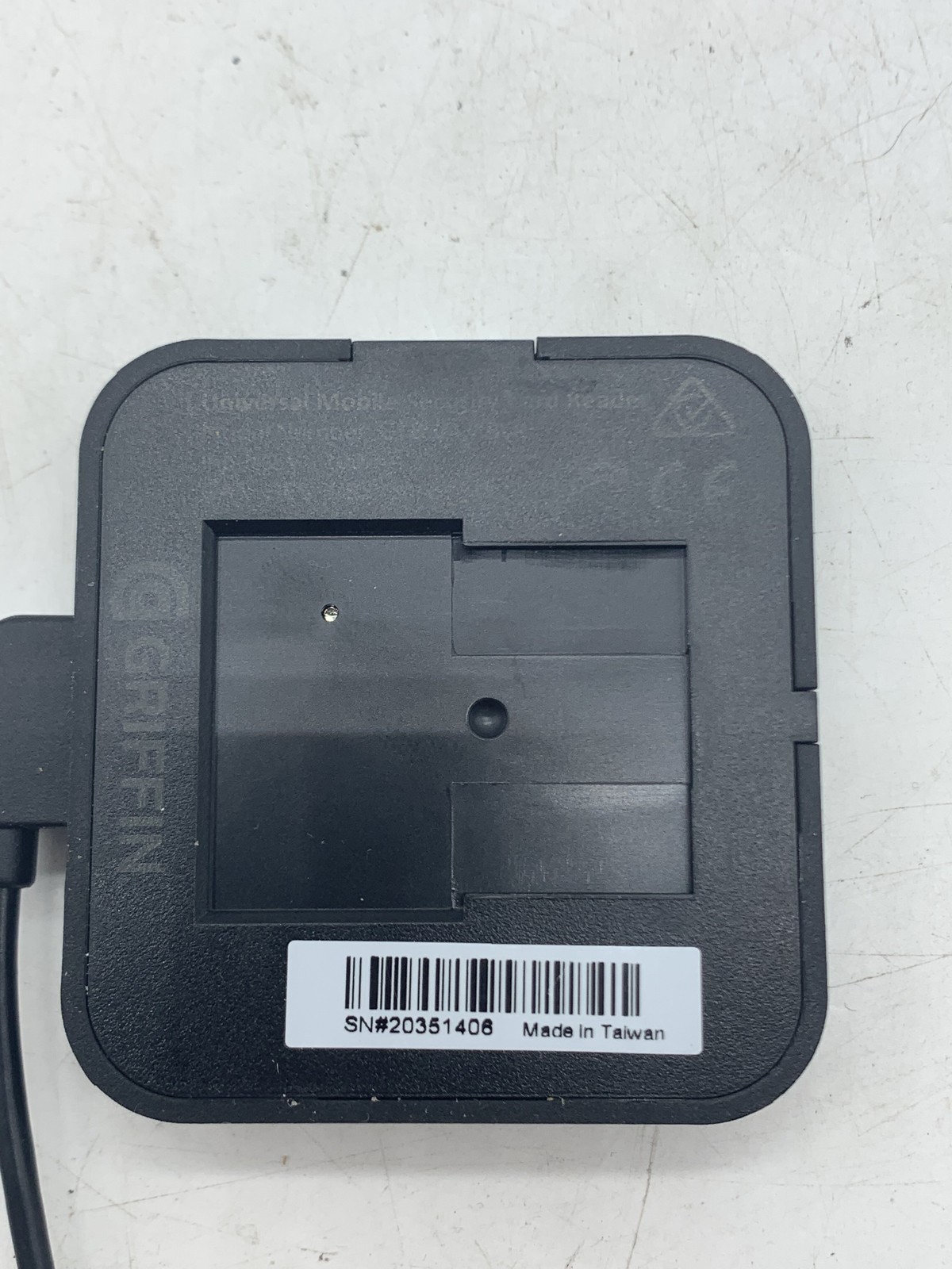 Griffin Universal Mobile Security Card Reader Model GFB-043-BLK Fair Condition