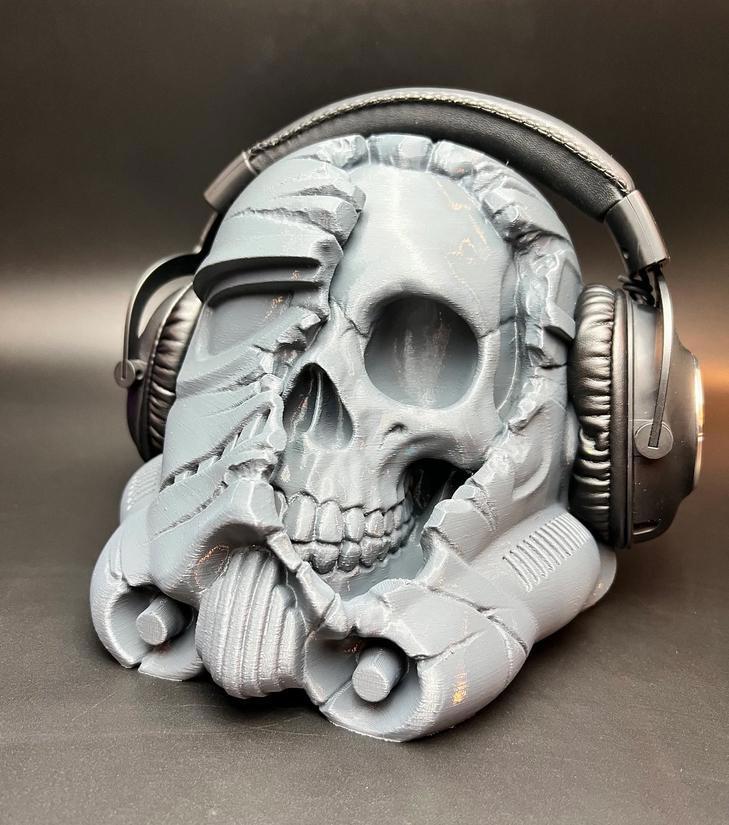 Storm Soldier Skull Headphone Stand - Space Wars Headset Holder - Gift for Gamer