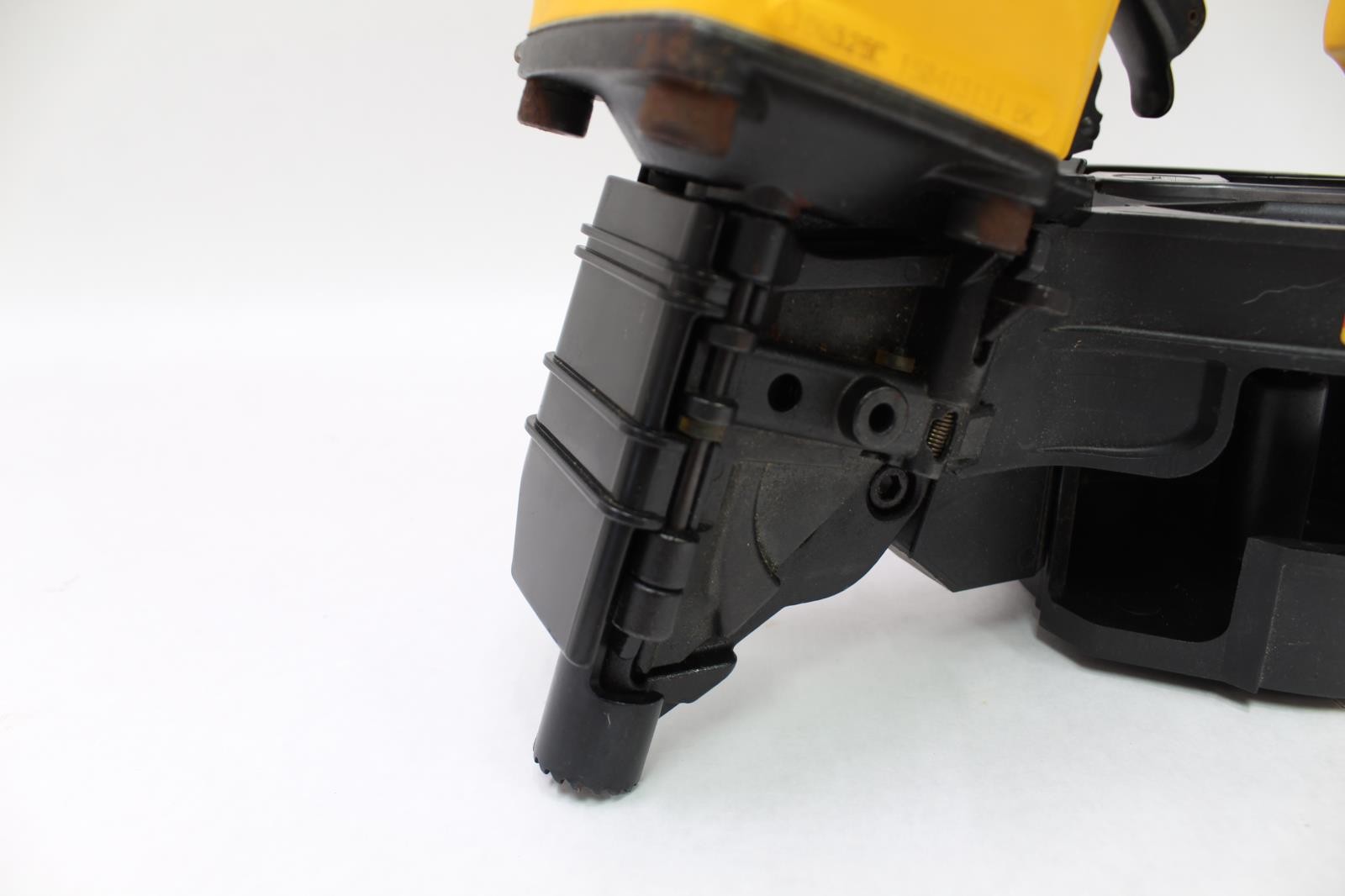 Dewalt 15 Degree Pneumatic Coil Framing Nailer - DW325C