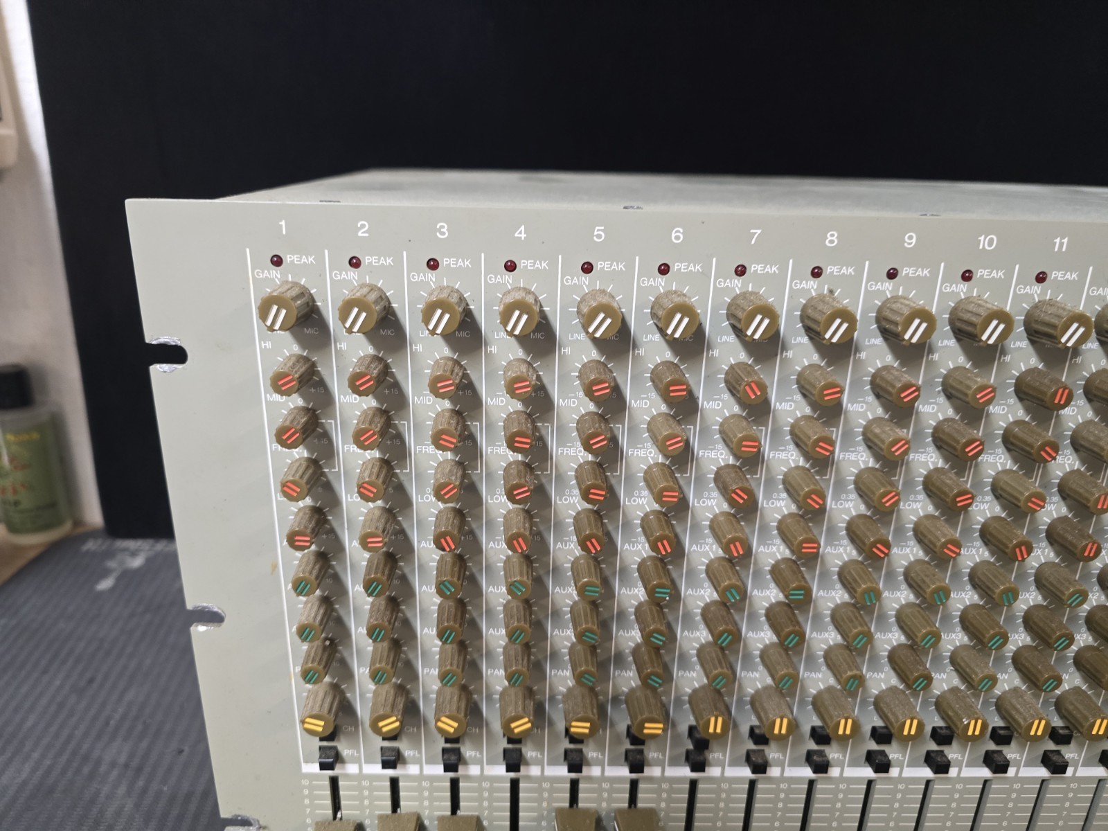 PHONIC PMX1600 16 CHANNEL Rack-Audio-Mixer Tested Working