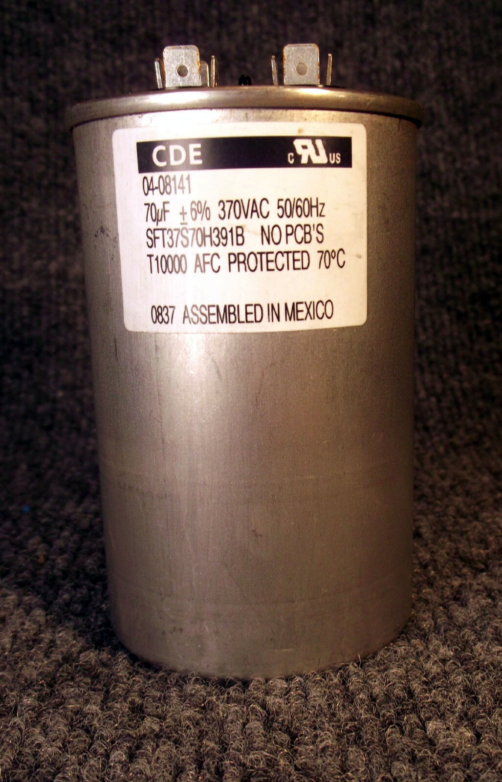CDE motor start capacitor 70 uF 370 VAC Cornell Dublier SFT37S70H391B