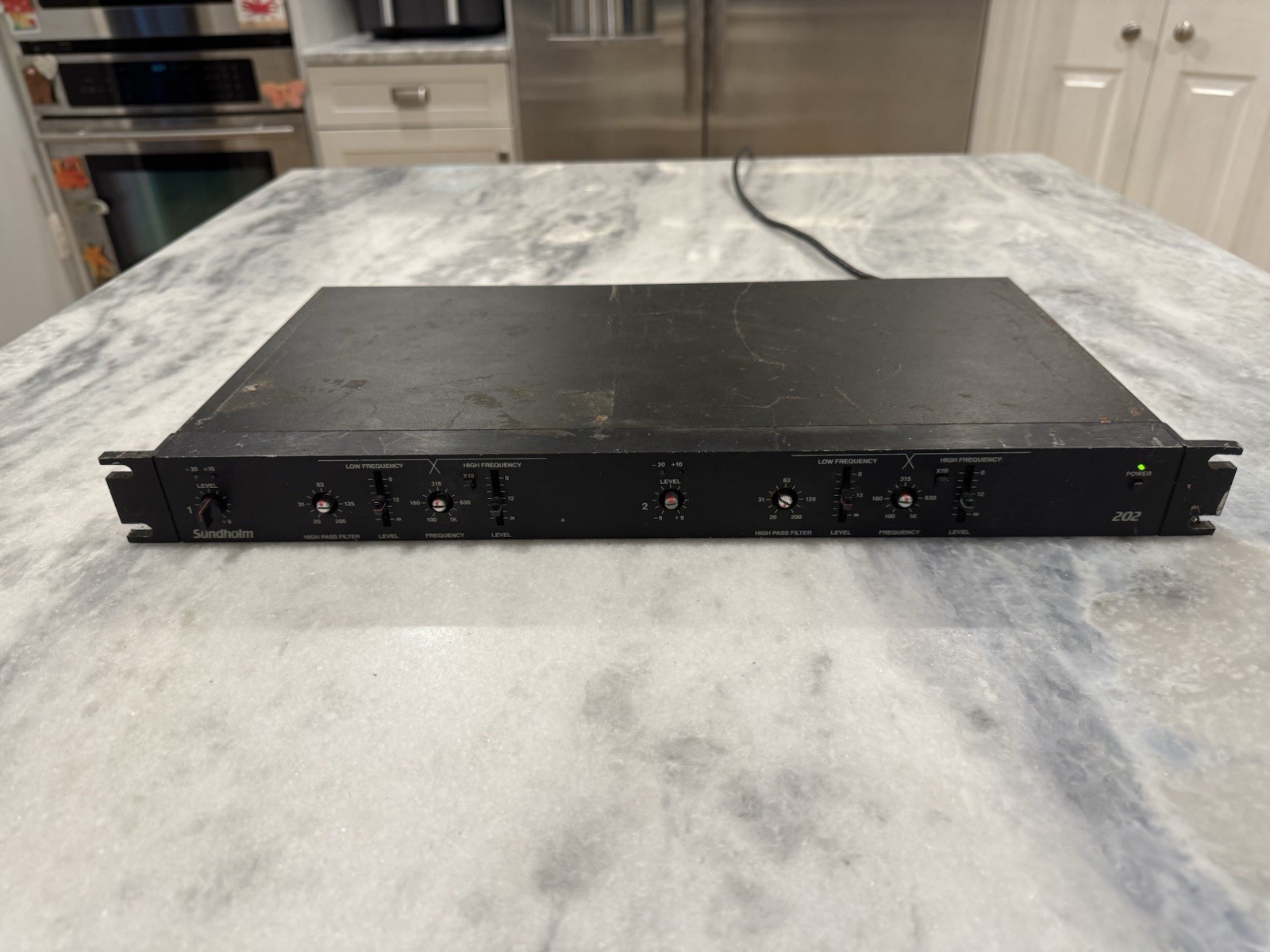 Sundholm 202 Professional 2-Way Stereo Crossover 19” Rack Mount 1 Space Turns On