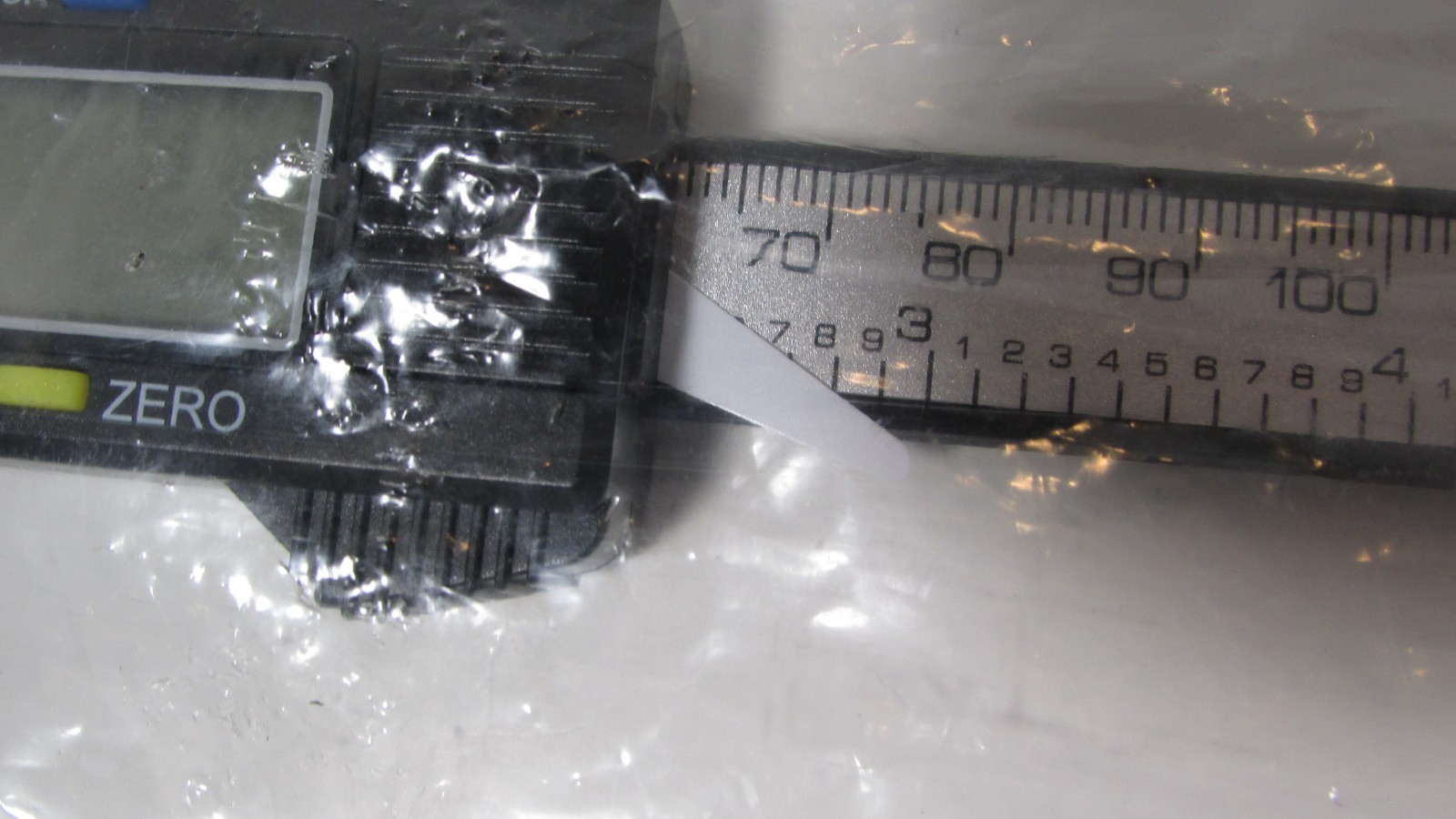Electronic digital caliper digital display battery operated