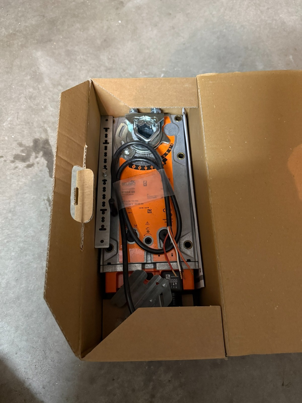 Belimo ~ EFB24-SR ~ Damper Actuator 270 in-lb Spring Return 24V, Modulating NEW